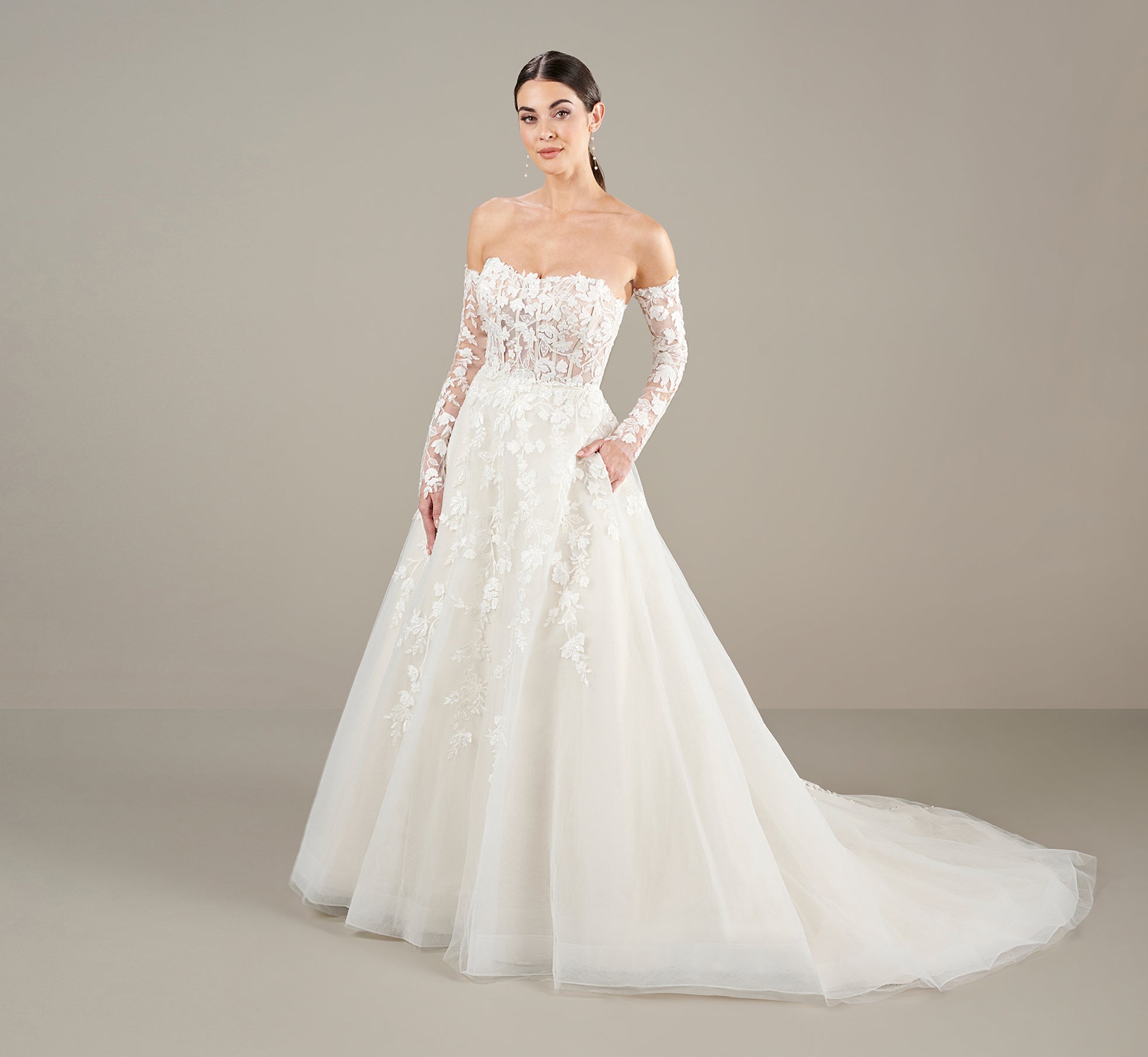 Strapless Lace Applique A Line Wedding Gown In Ivory Oyster、mySite、solidvoid