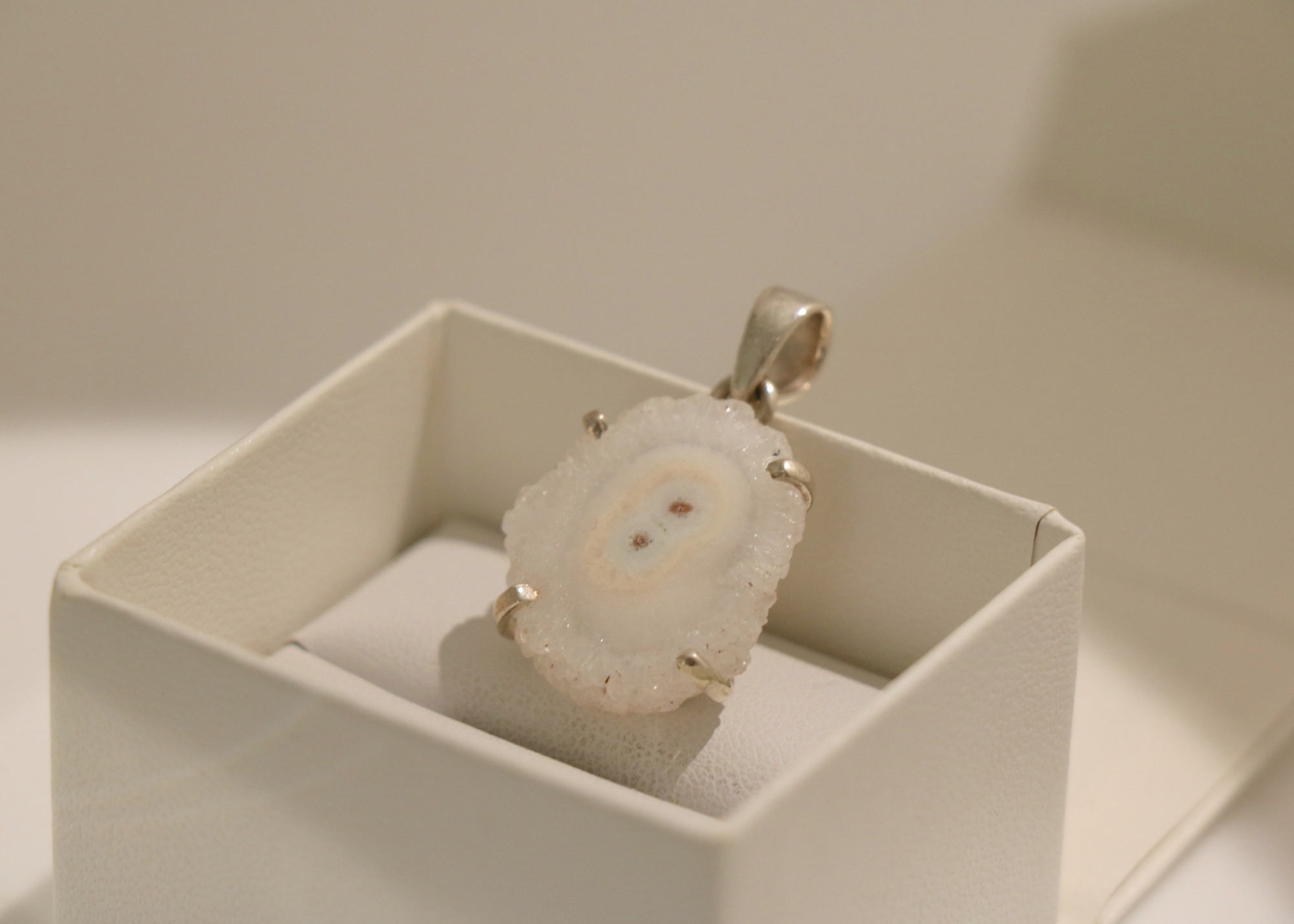 Solar Quartz Pendant (Sterling Silver)、mySite、topwebapps