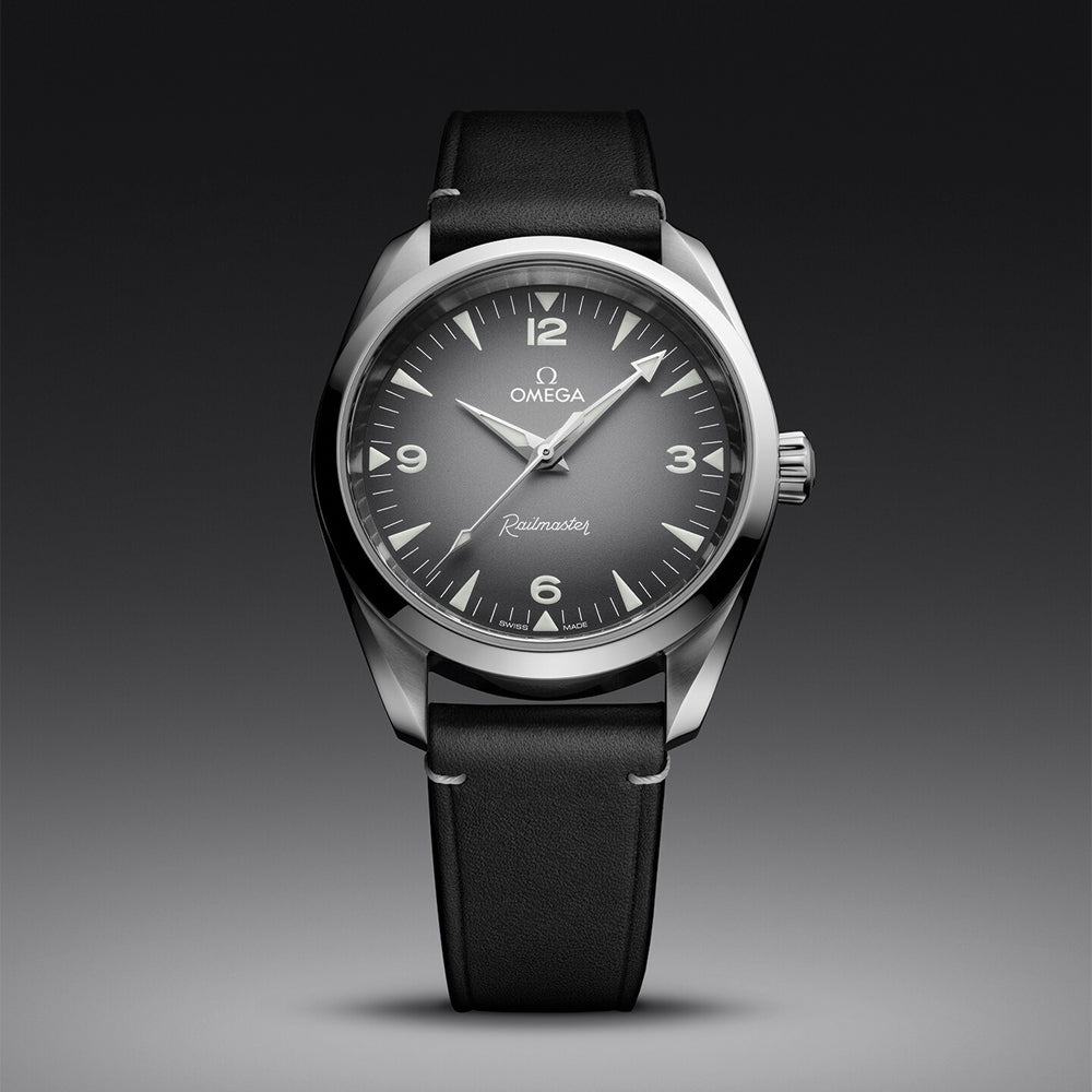  Seamaster Railmaster Co-Axial Master Chronometer 38mm - Grey on Leather Strap