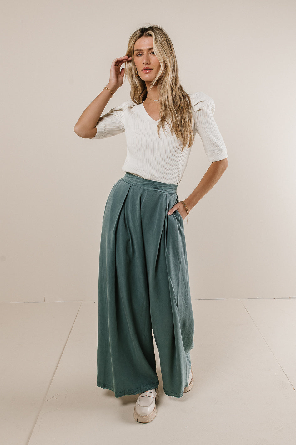 {product_title} - {shop_name}