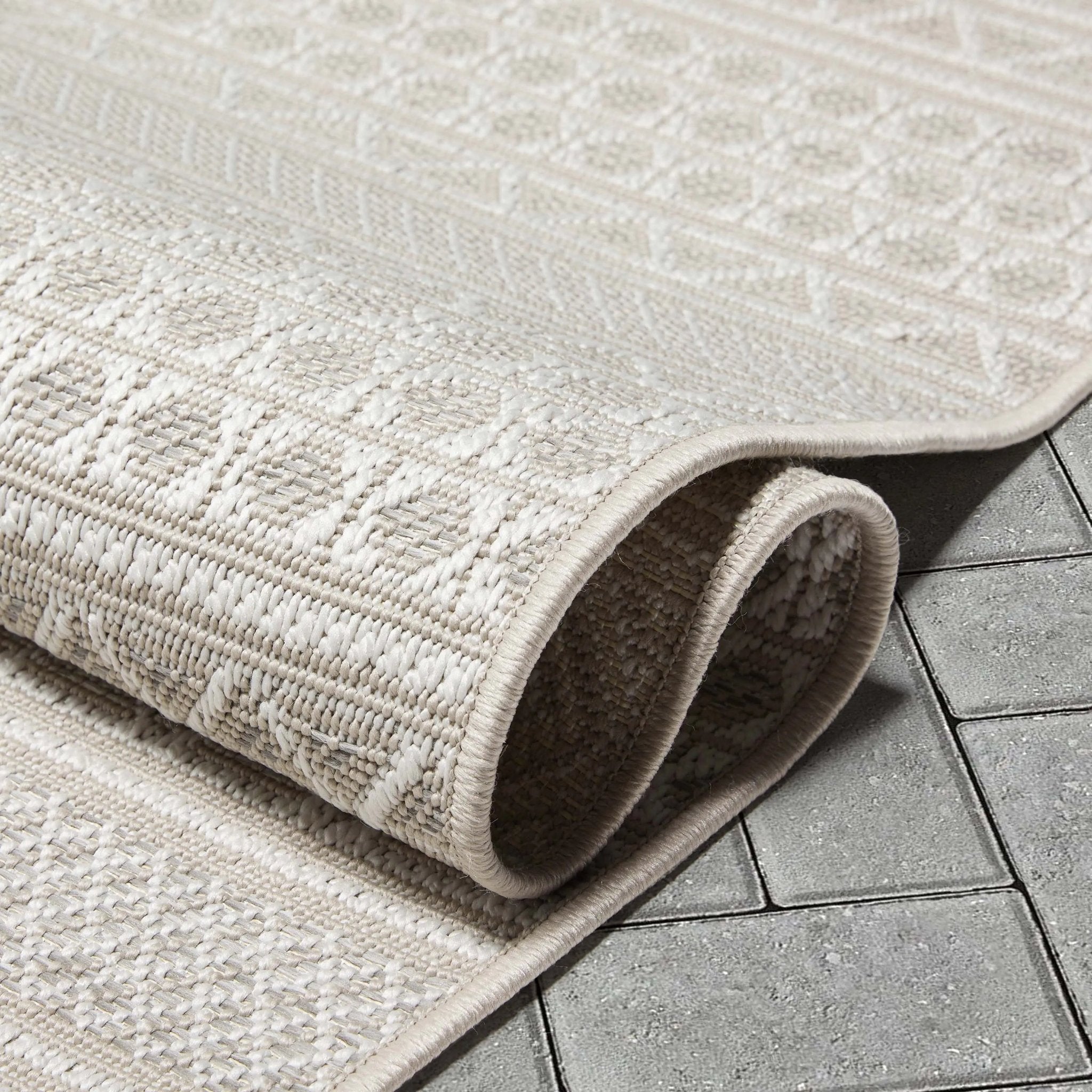 Arwen Tribal Indoor/Outdoor Ivory Textured Rug、mySite、gigharbornorthrealestate