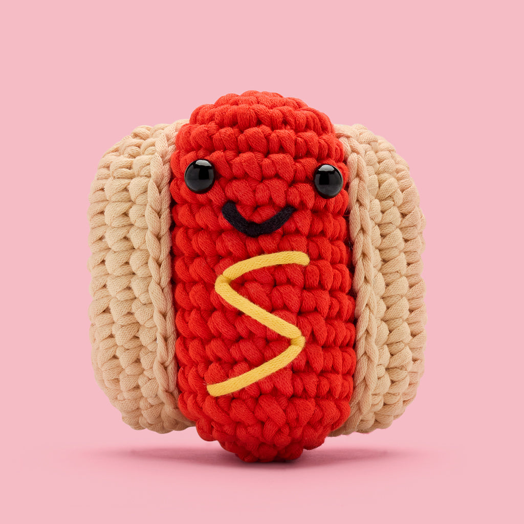 Frank the Hot Dog Crochet Kit、mySite、lovesweatpilates