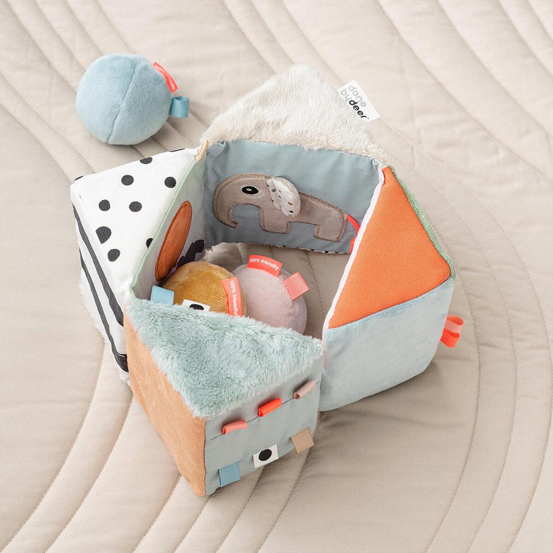  Done by Deer Fold-Out Sensory Cube - Colour mix - Deer Friends、mySite、merchandisen