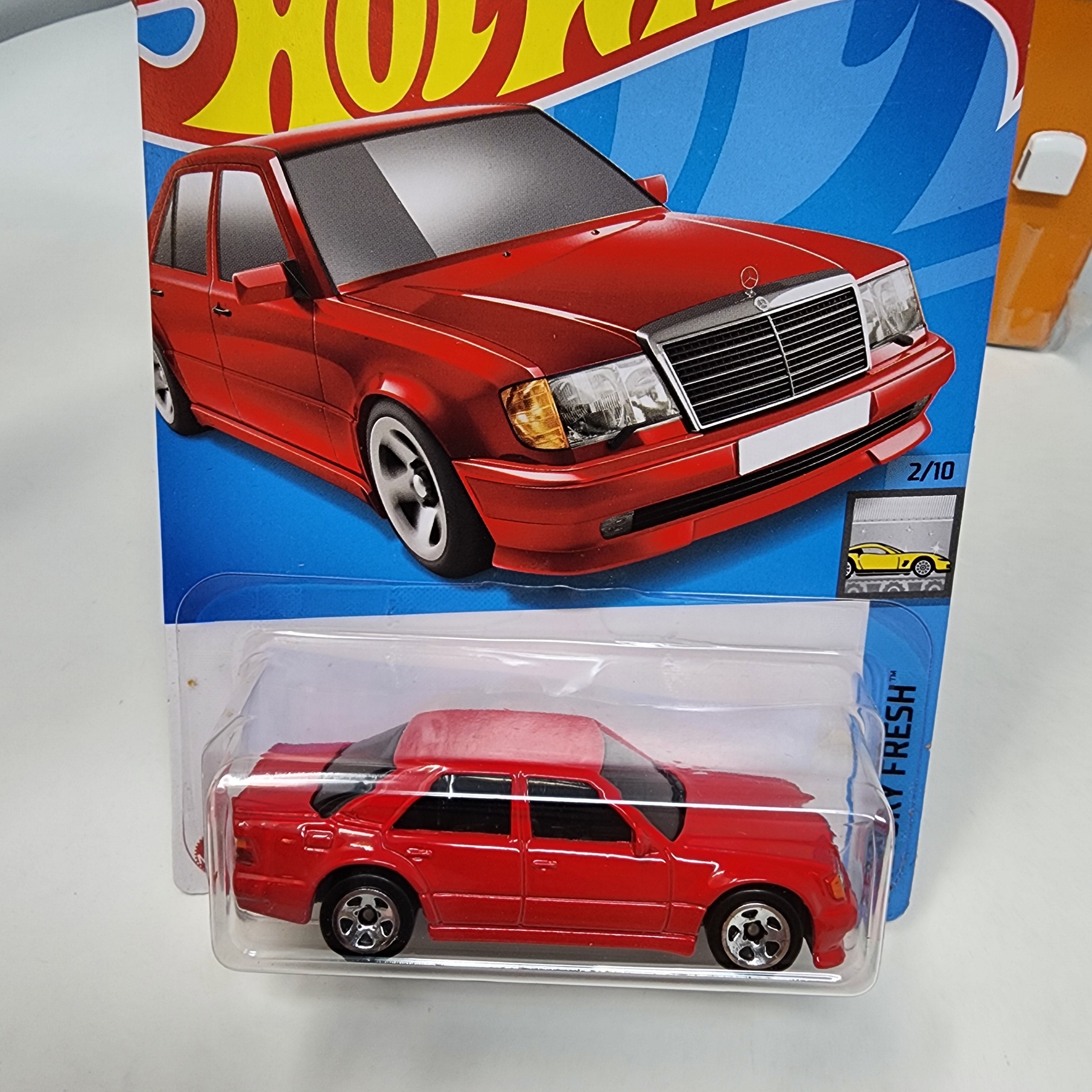 Mercedes-Benz 500 E #86 * RED * 2022 Hot Wheels、mySite、hgirdovlk