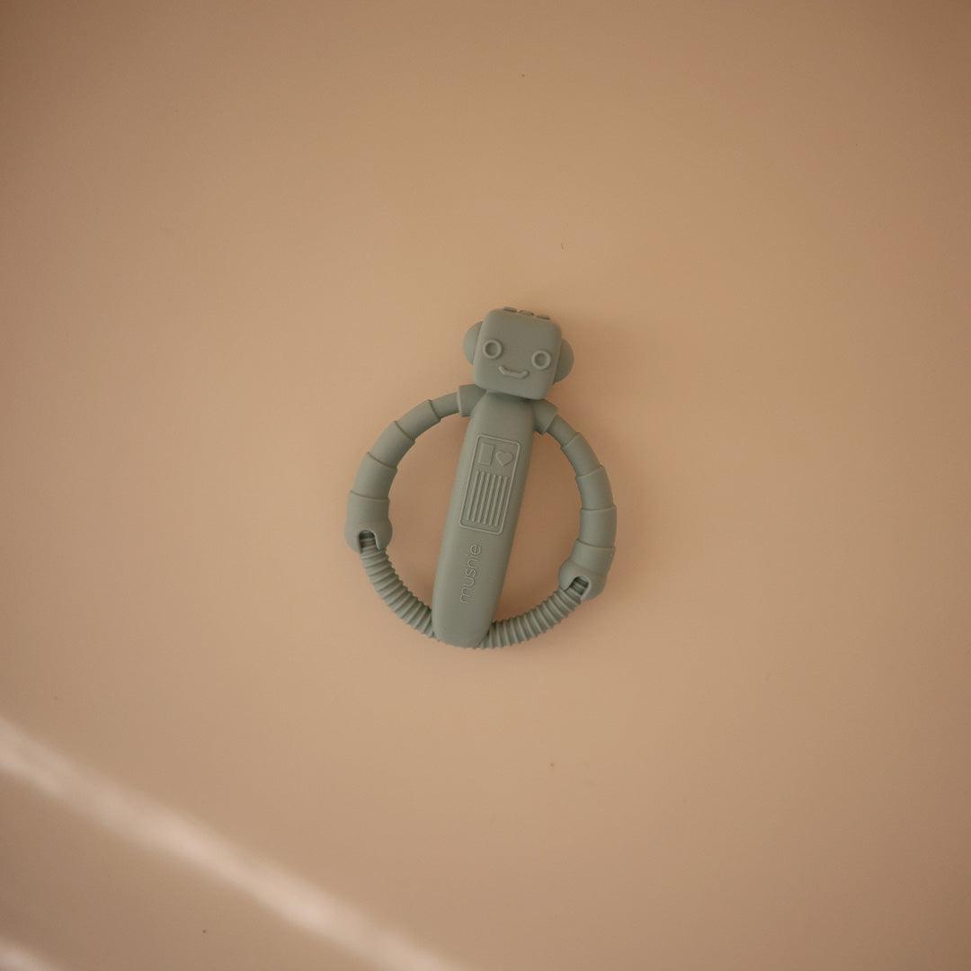  Mushie Robot Rattle Teether - Cambridge Blue、mySite、merchandisen