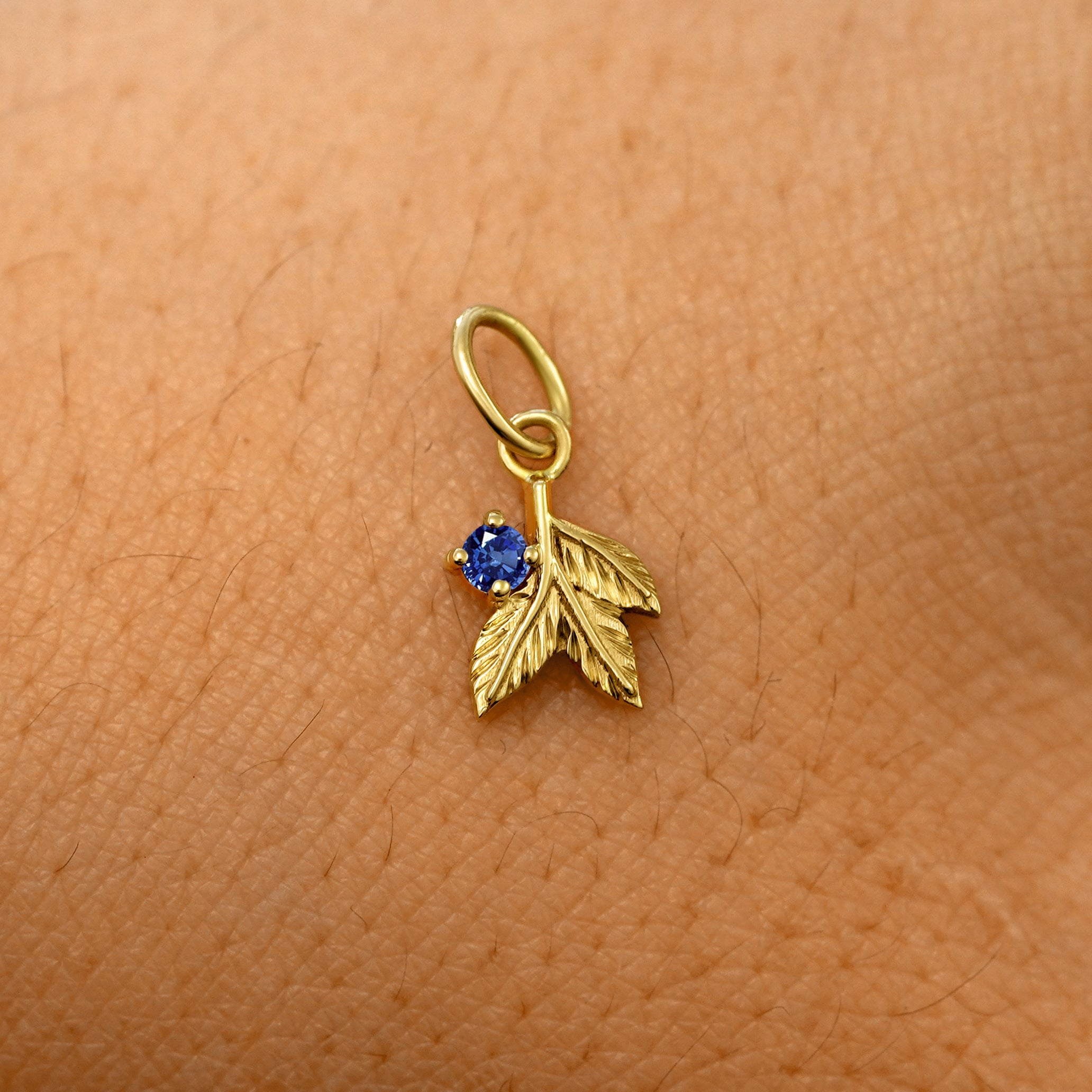 Gemstone 3 Leaves Charm、mySite、hinf8tx79