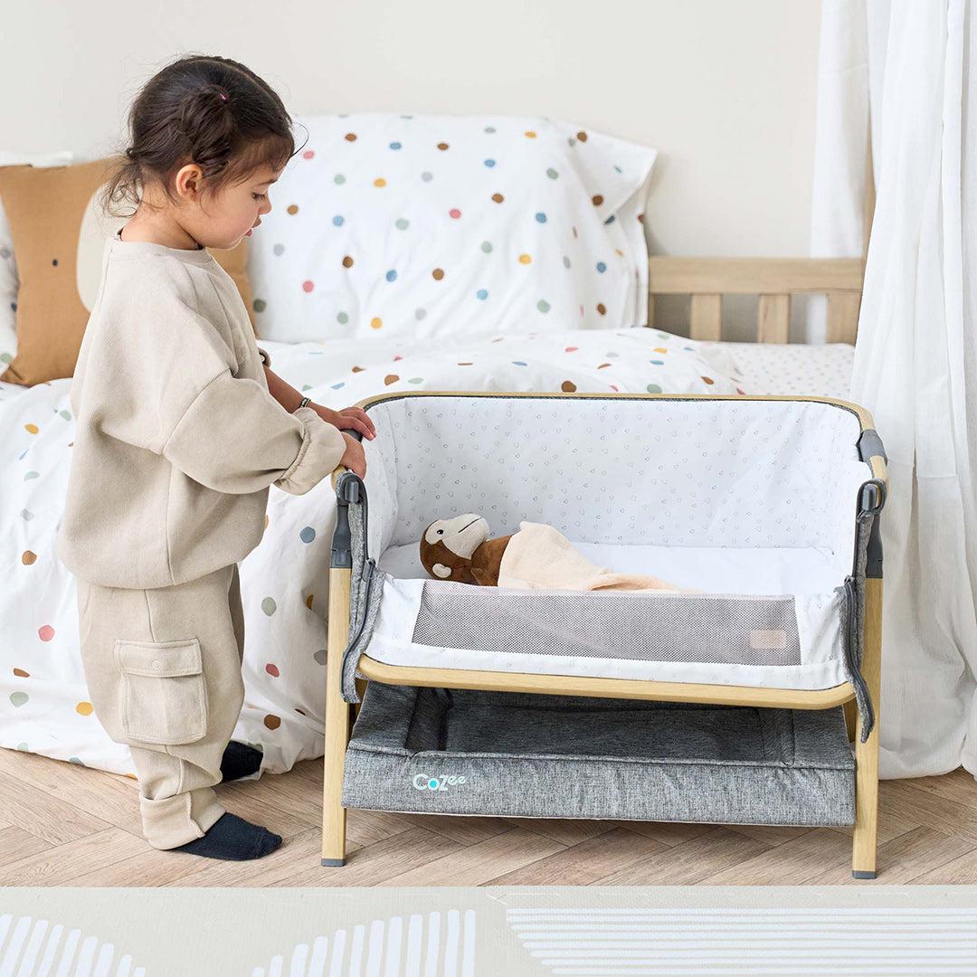  Tutti Bambini Cozee Mini Me Play Crib - Oak/Charcoal、mySite、merchandisen