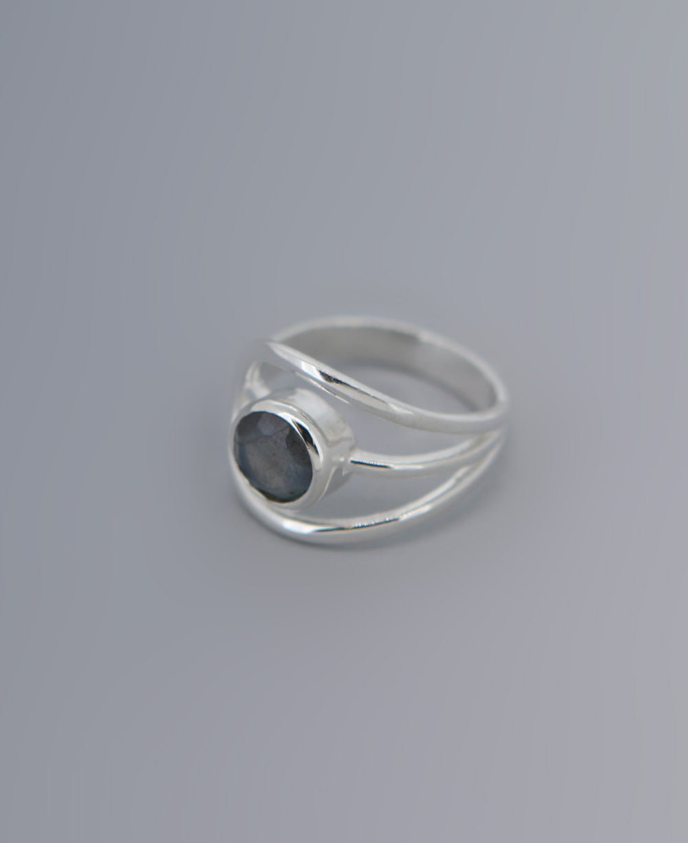 Shimmering Labradorite Sterling Silver Loop Ring、mySite、topwebapps