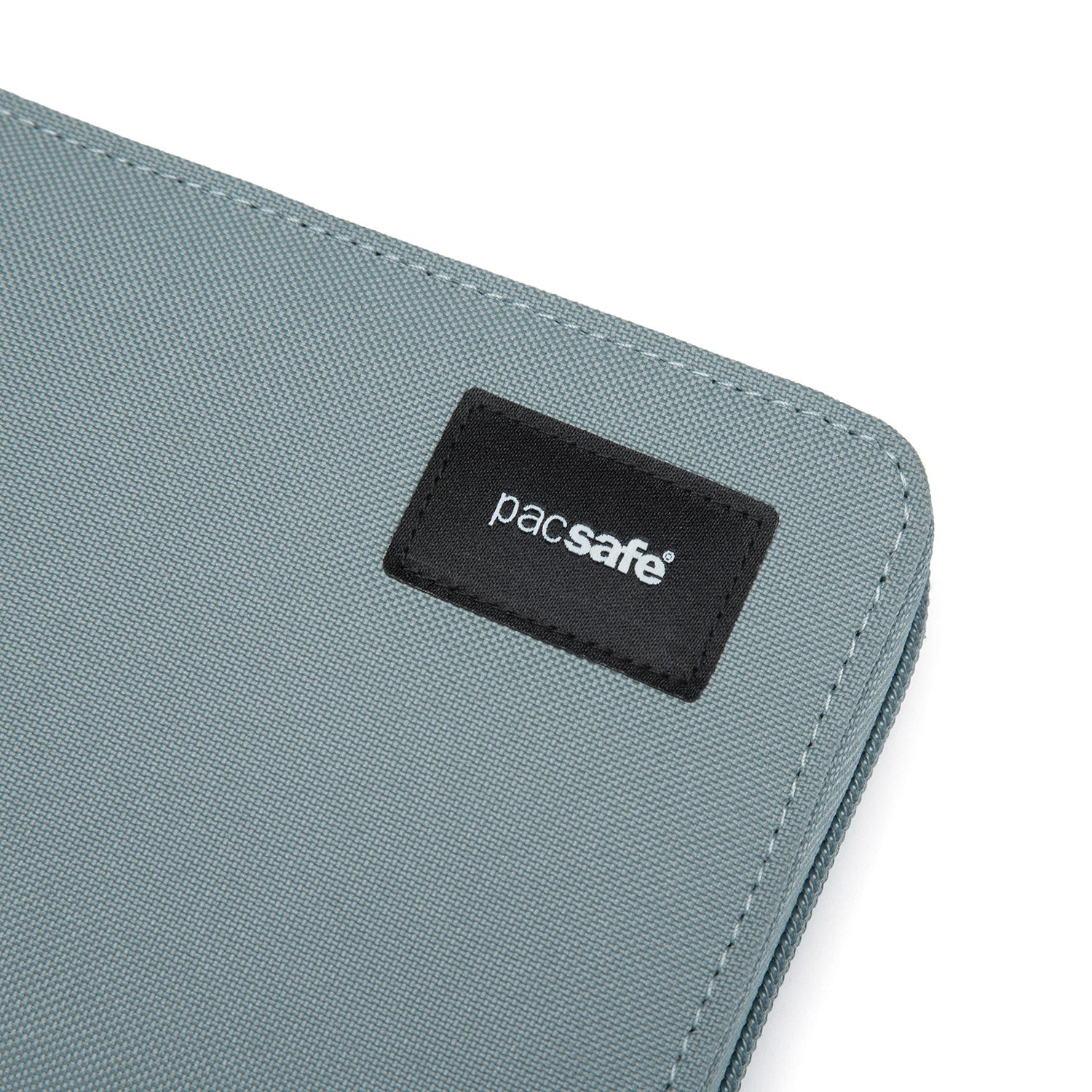 Pacsafe® RFIDsafe™ RFID blocking continental wallet、mySite、garagedoors4me