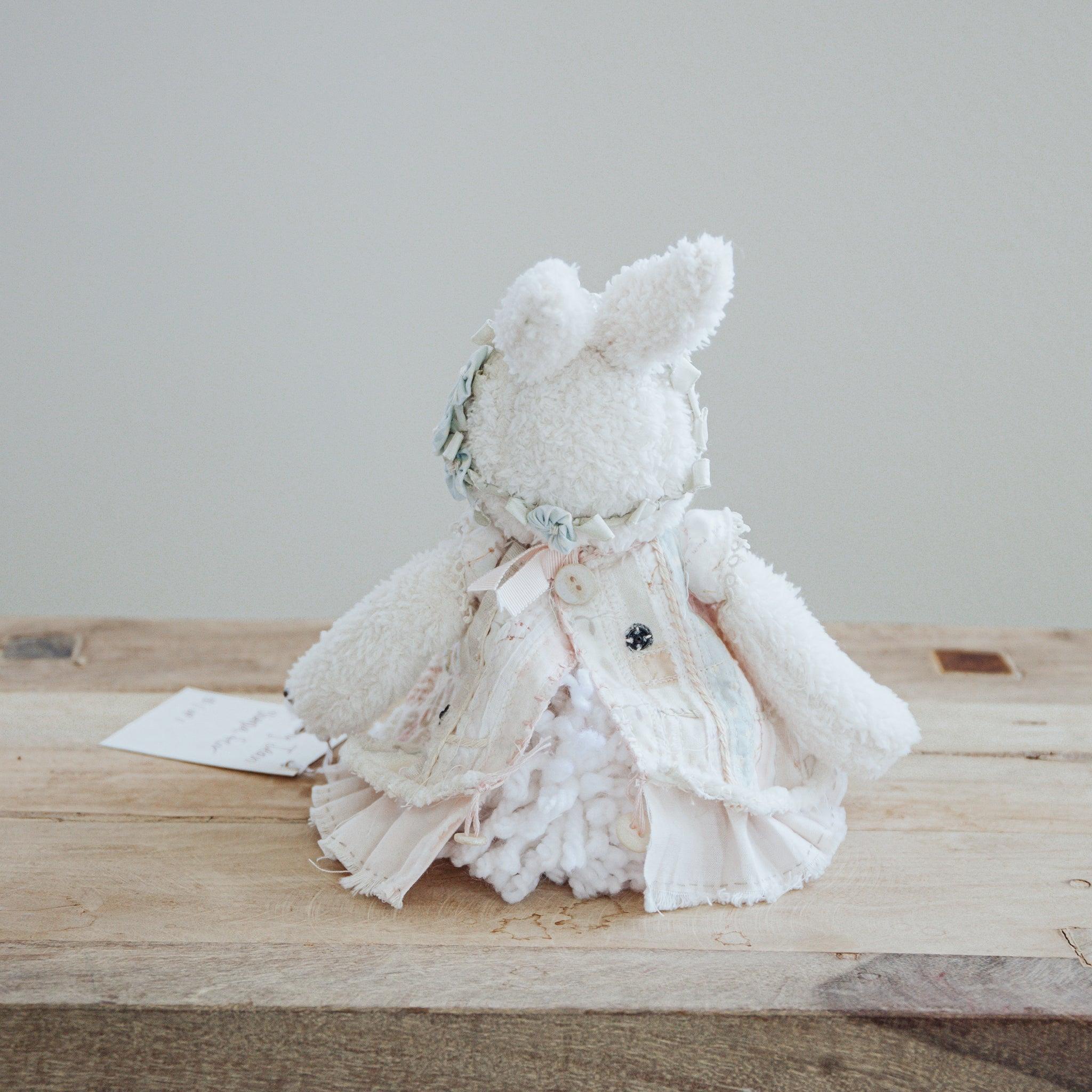 RETIRED - Hutch Studio - Hand Crafted Peachy Jean、mySite、g9winljtr