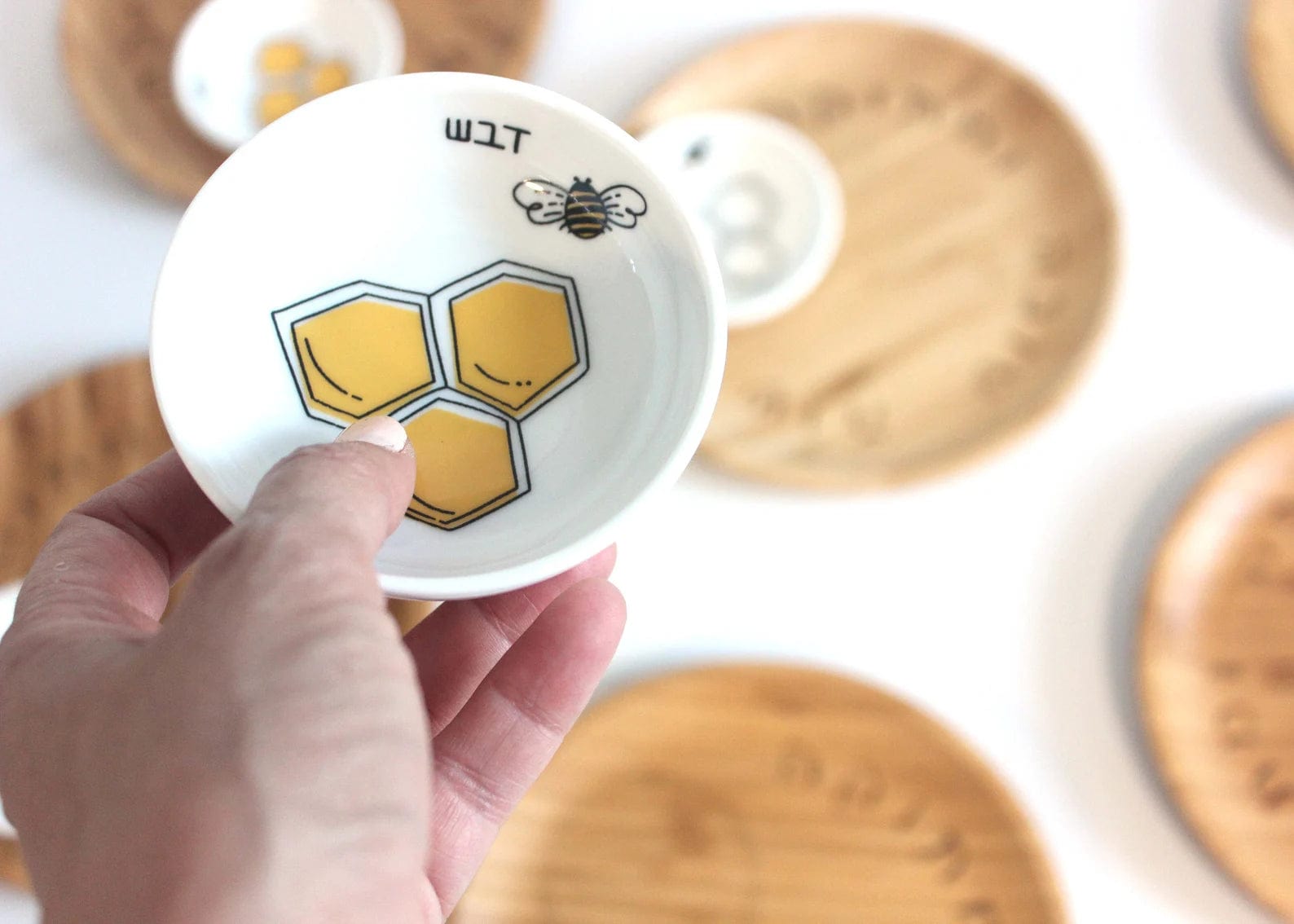 Bamboo and Ceramic Apple and Honey Dish Set - Colorful、mySite、topwebapps