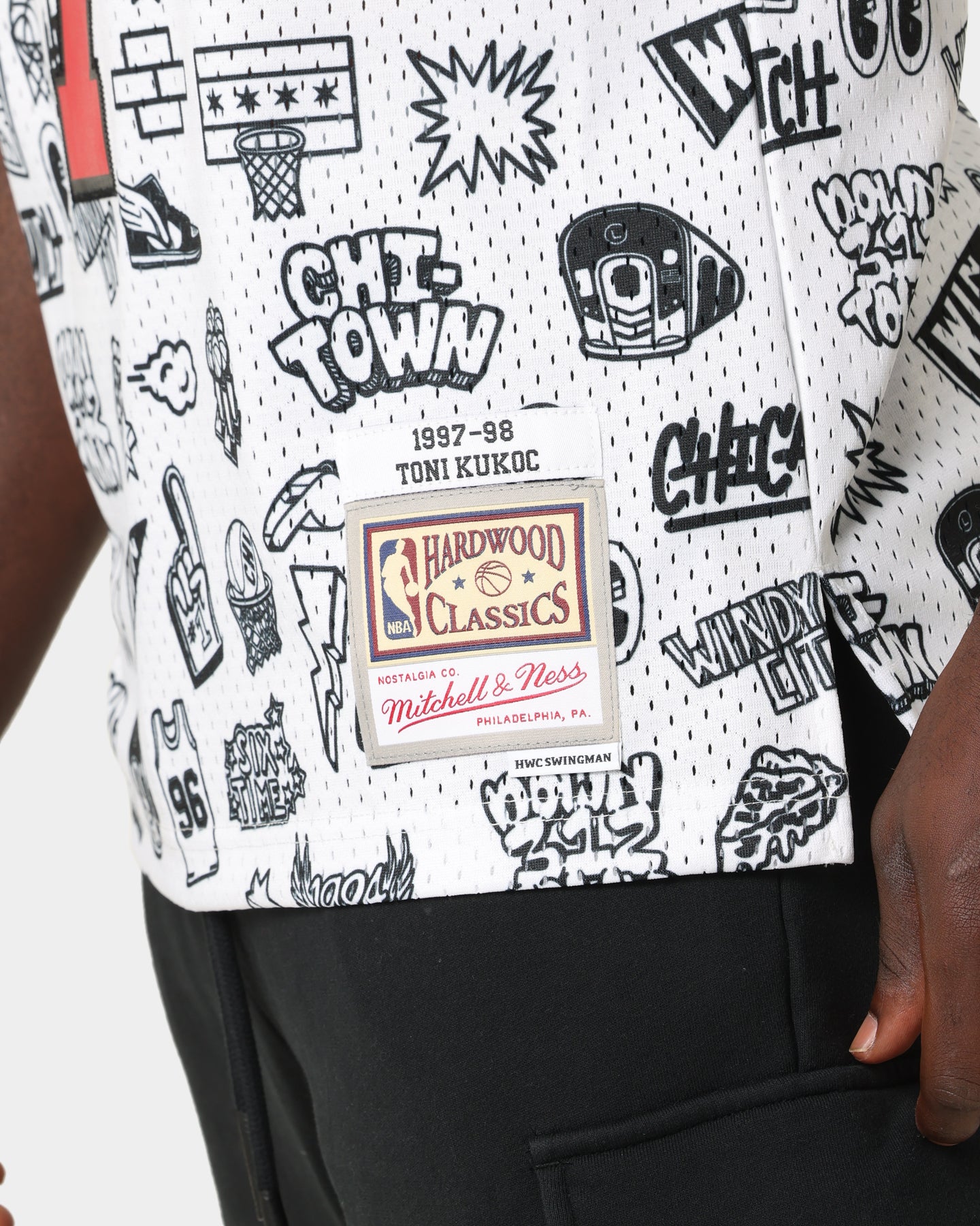 Mitchell & Ness Chicago Bulls Toni Kukoč #7 1997-1998 Doodle Swingman Jersey White、mySite、zt4zffjzw