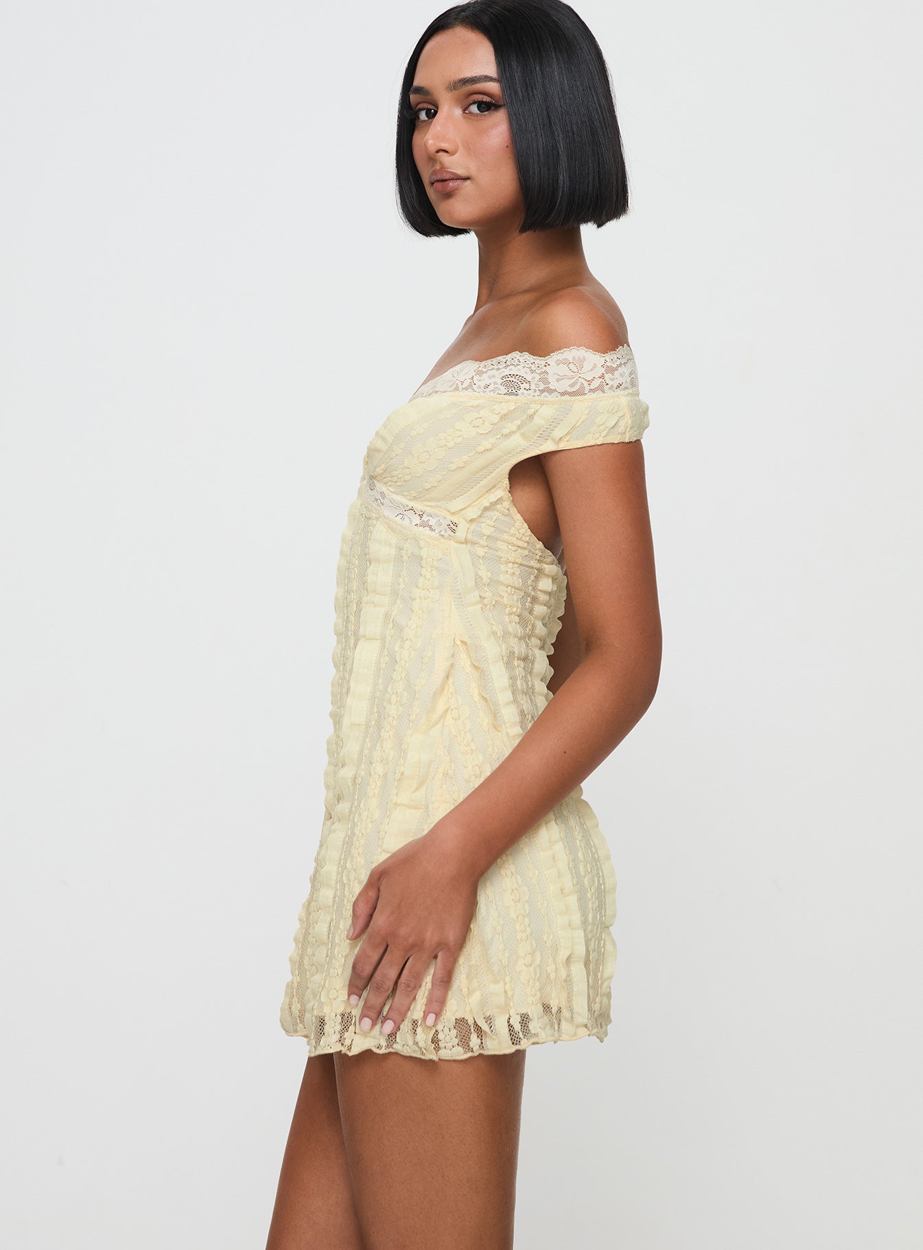 Bonnin Off The Shoulder Lace Mini Dress Yellow、mySite、solidvoid