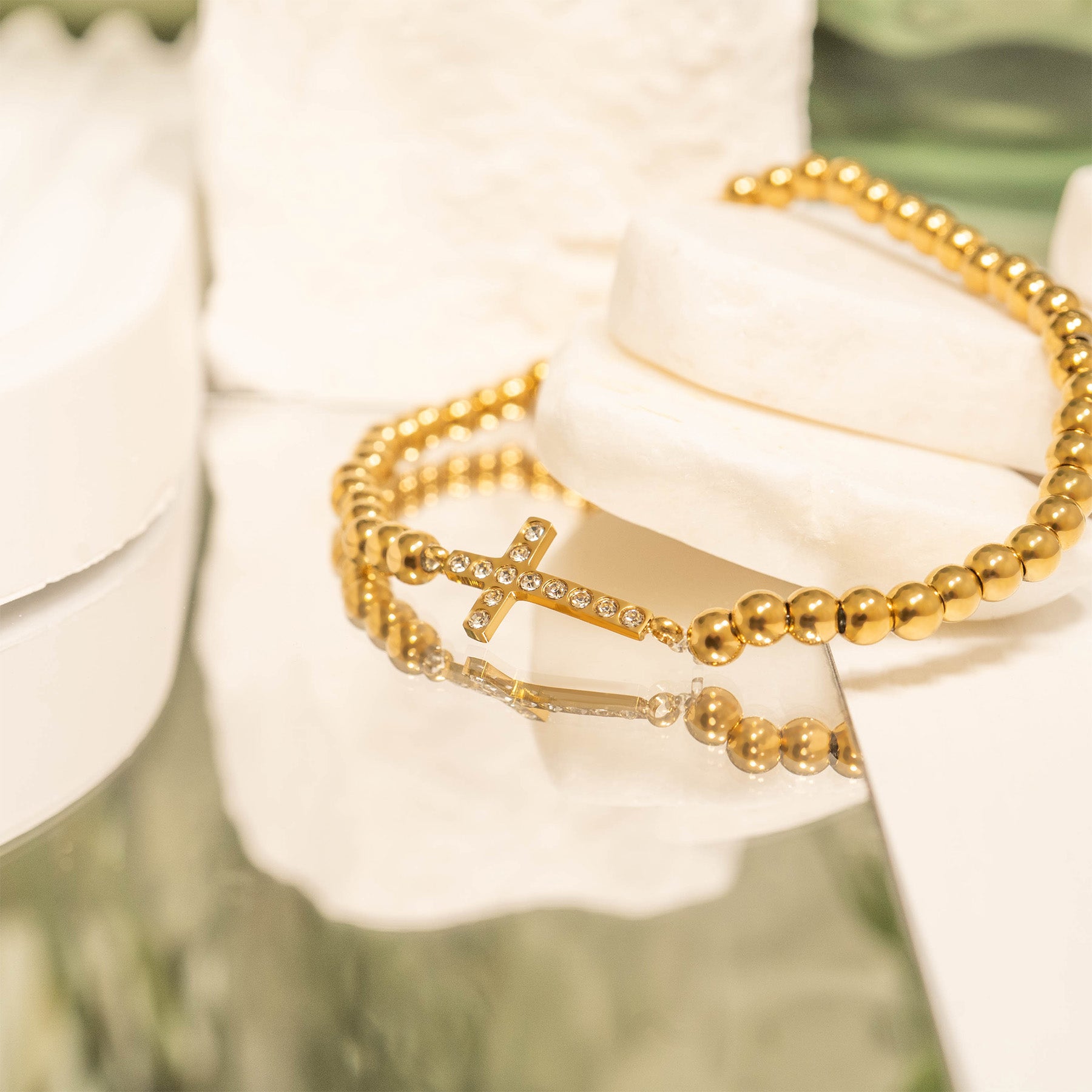 18K Gold PVD Stainless Steel Stone Cross Metal Beaded Stretch Bracelet / BRJ1019、mySite、dreamappss