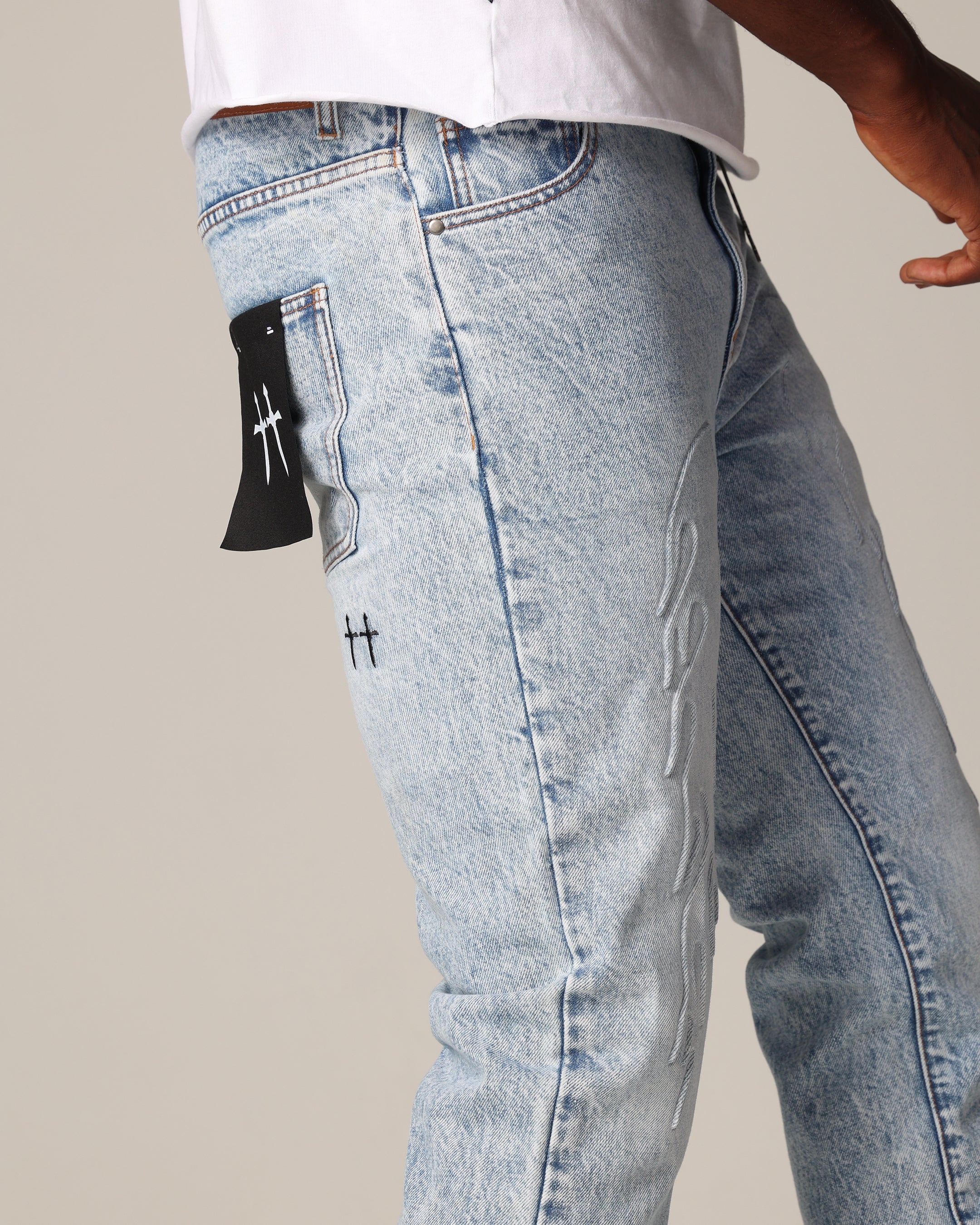 {product_title} - {shop_name}