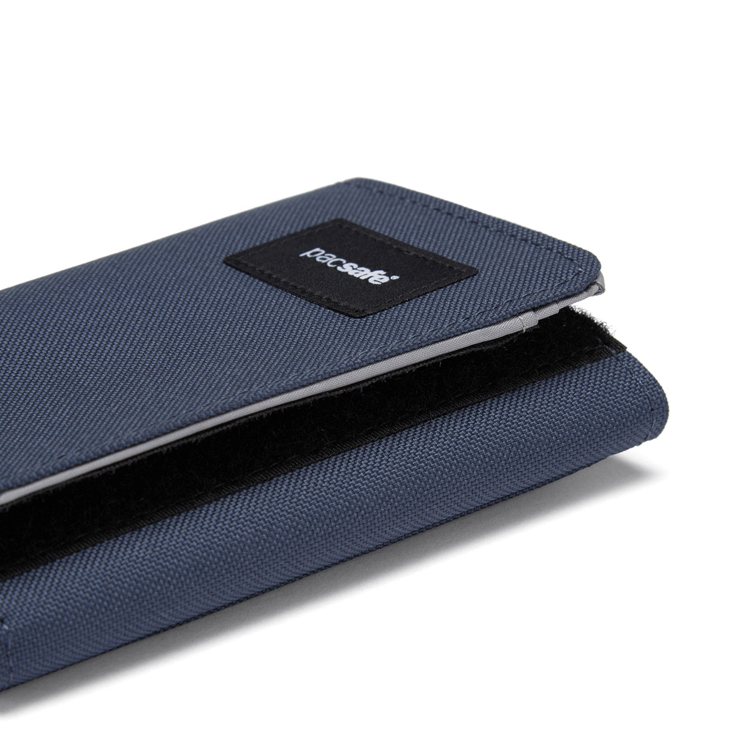 Pacsafe® RFIDsafe™ RFID blocking trifold wallet、mySite、garagedoors4me