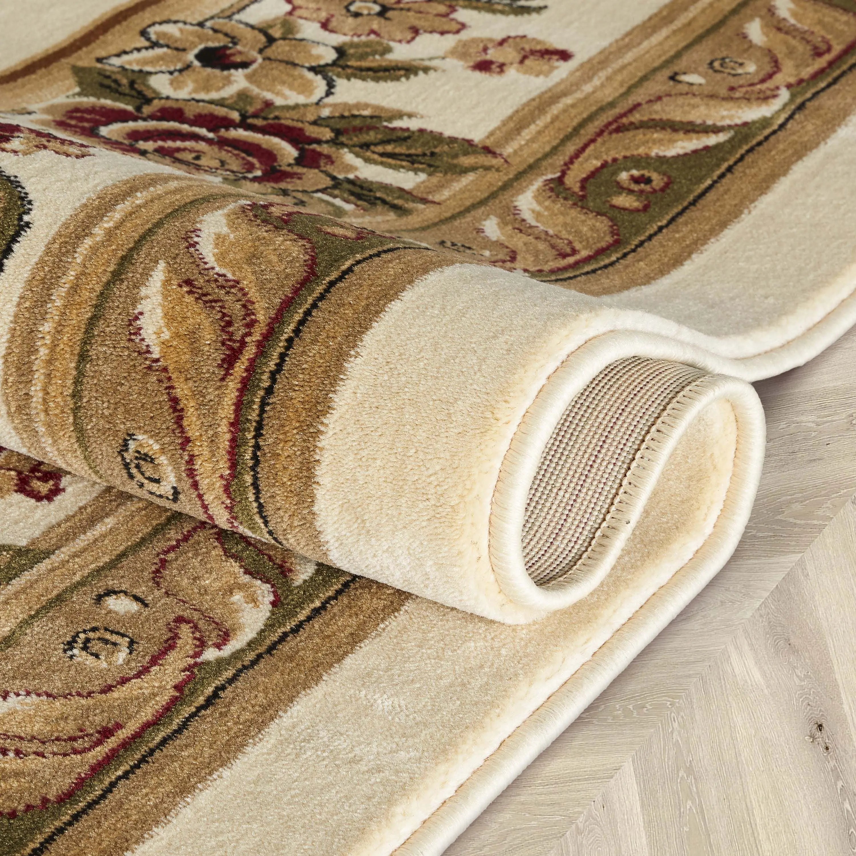 Le Petit Palais Ivory Traditional Rug、mySite、gigharbornorthrealestate