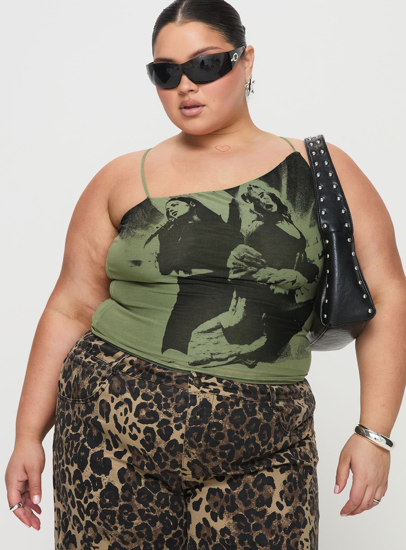 Miekie Top Green Curve、mySite、solidvoid