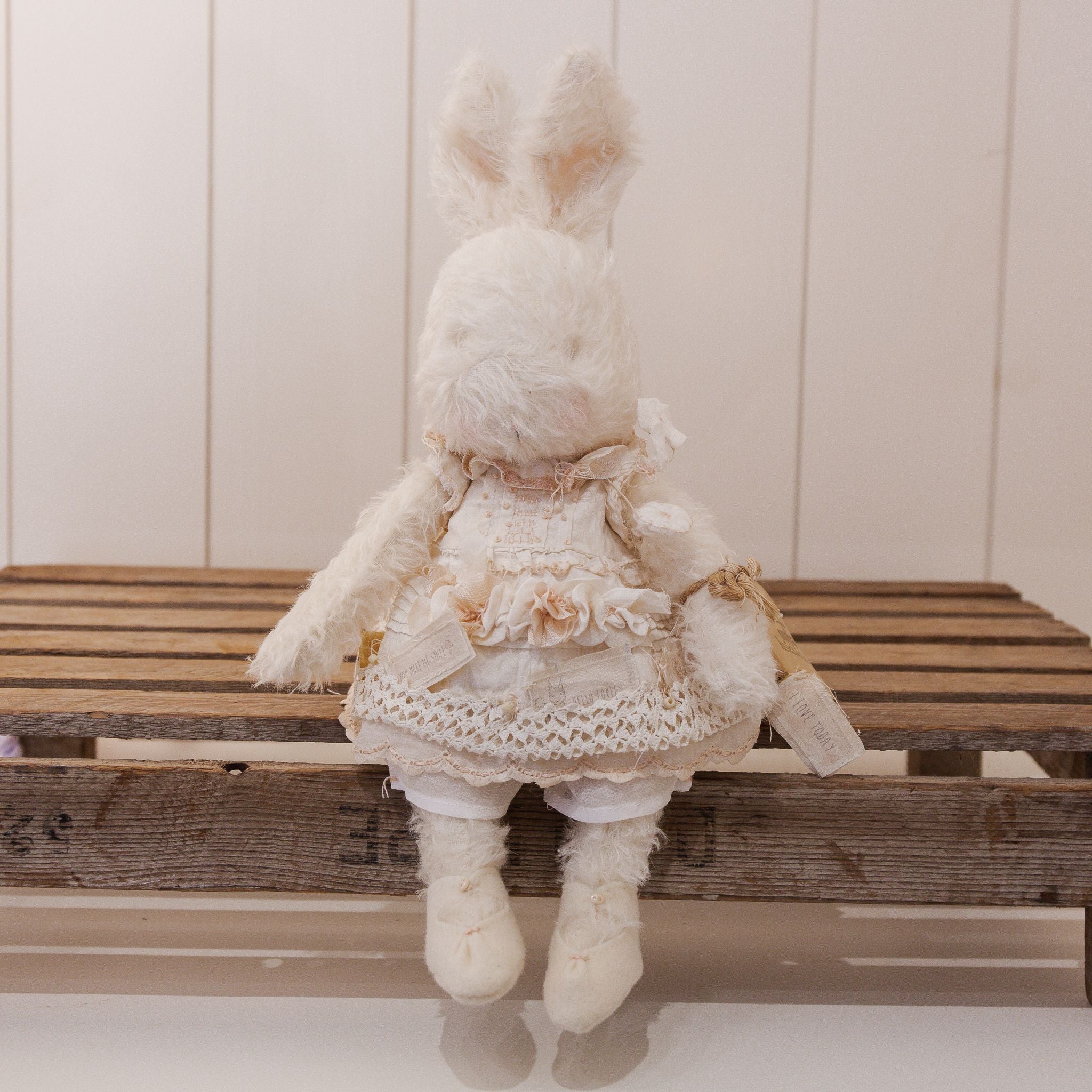 RETIRED - Hutch Studio - Miss Lovey Love Note - Hand-Crafted Curly Mohair Cream Bunny、mySite、g9winljtr