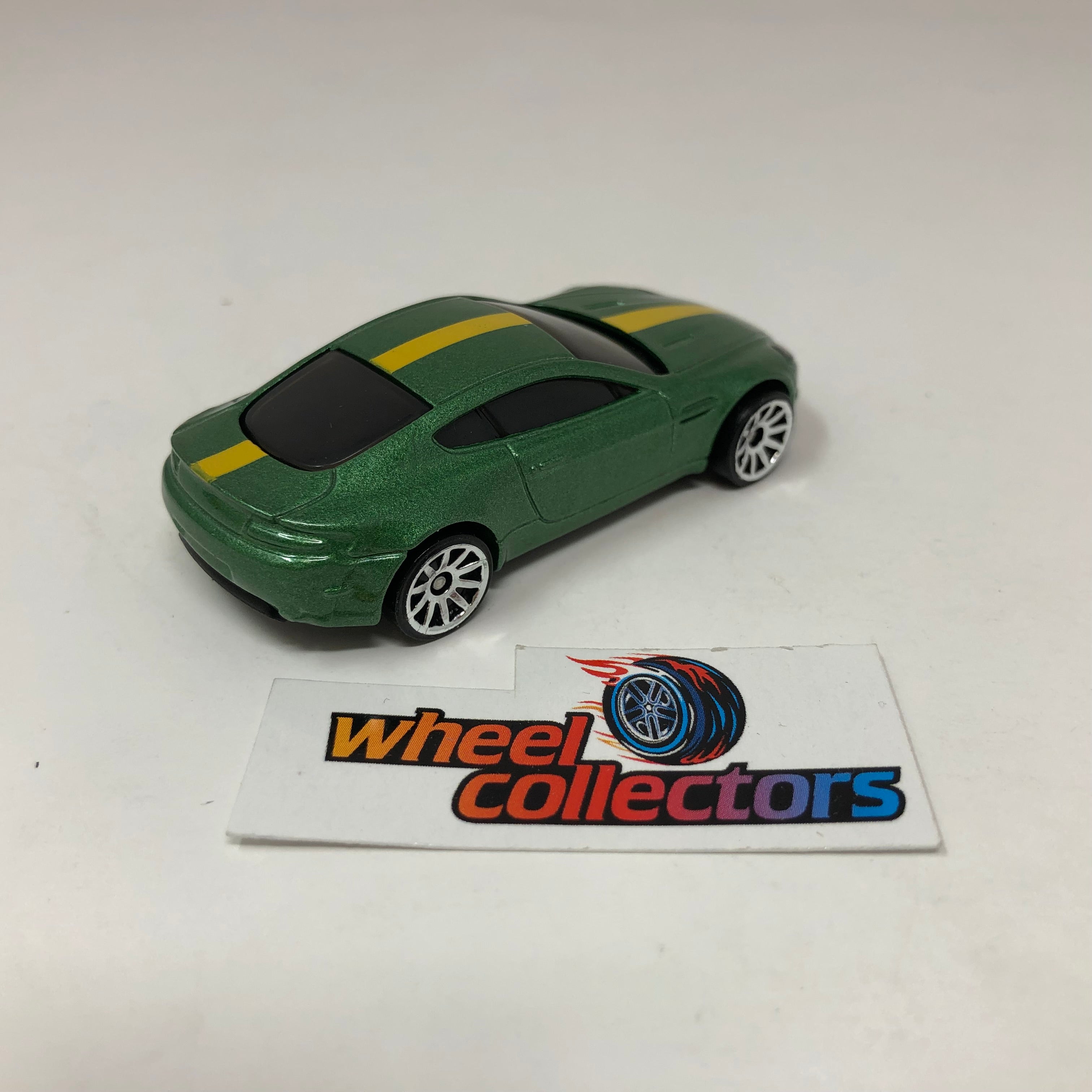 Aston Martin V8 Vantage * Green * Hot Wheels 1:64 scale Diecast Loose、mySite、hgirdovlk