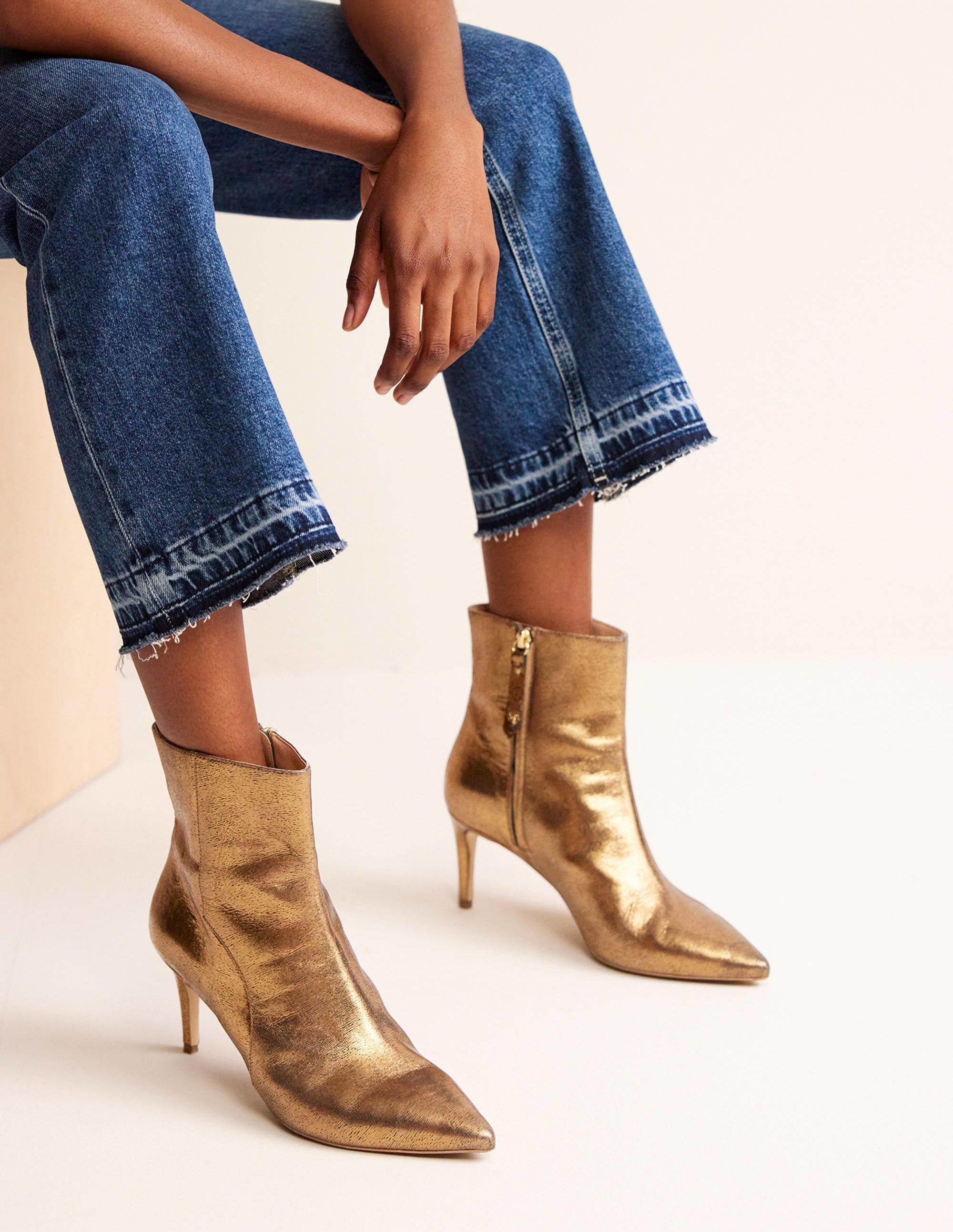  Pointed-Toe Ankle Boots-Gold Metallic Leather、mySite、ashleygrahame