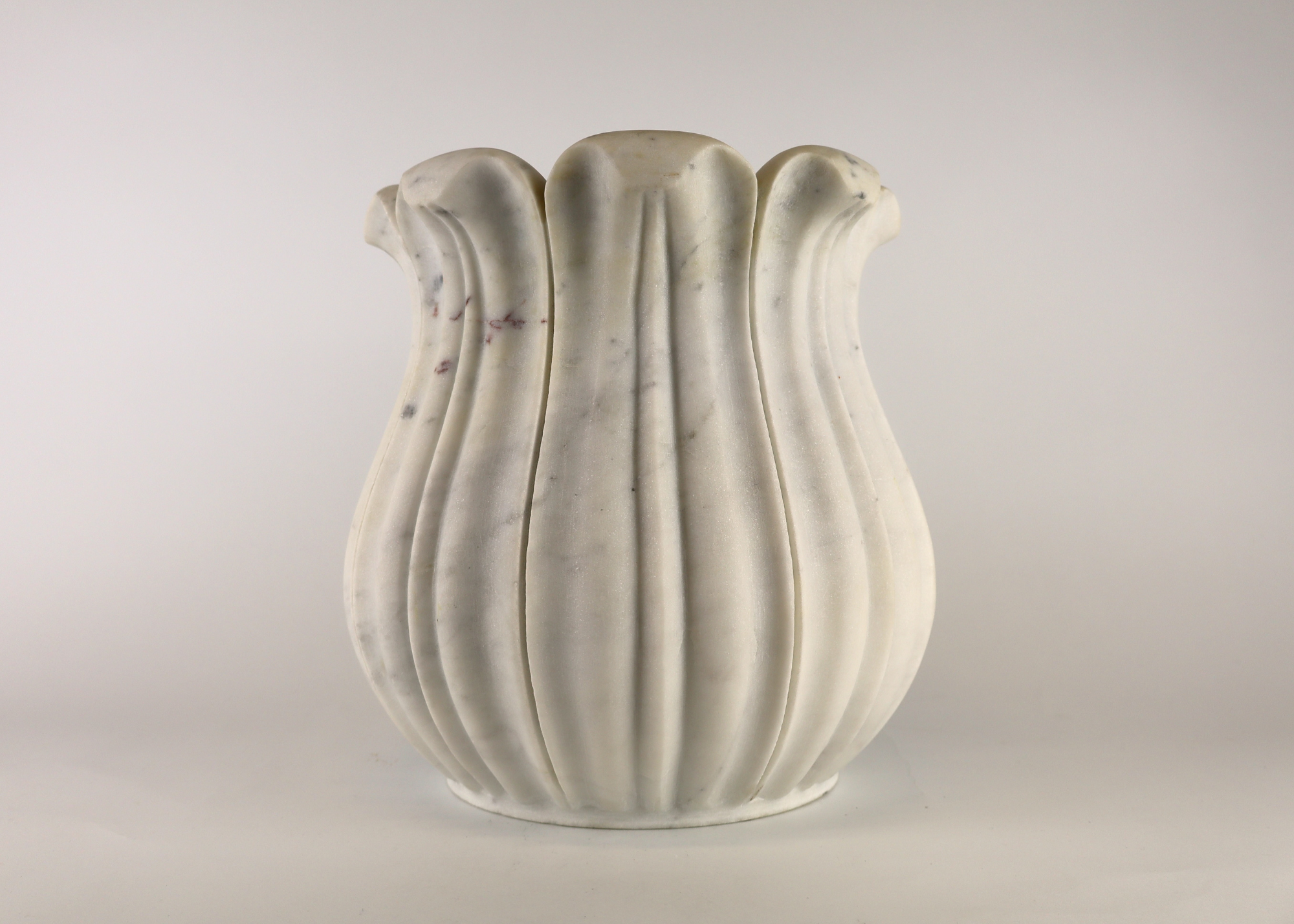 Lotus Vase - White Marble (25 cm)、mySite、topwebapps