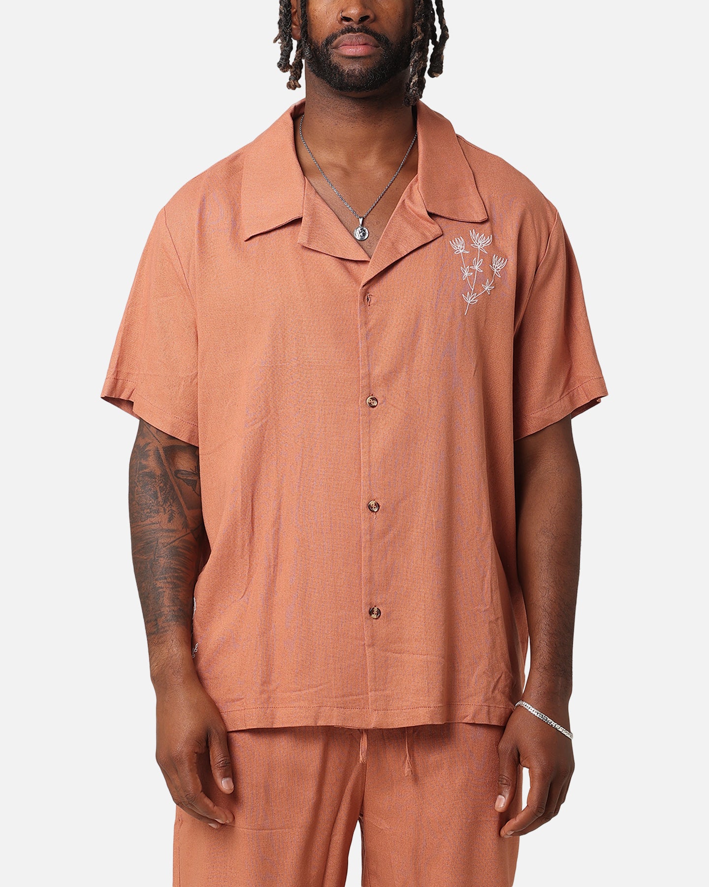 {product_title} - {shop_name}