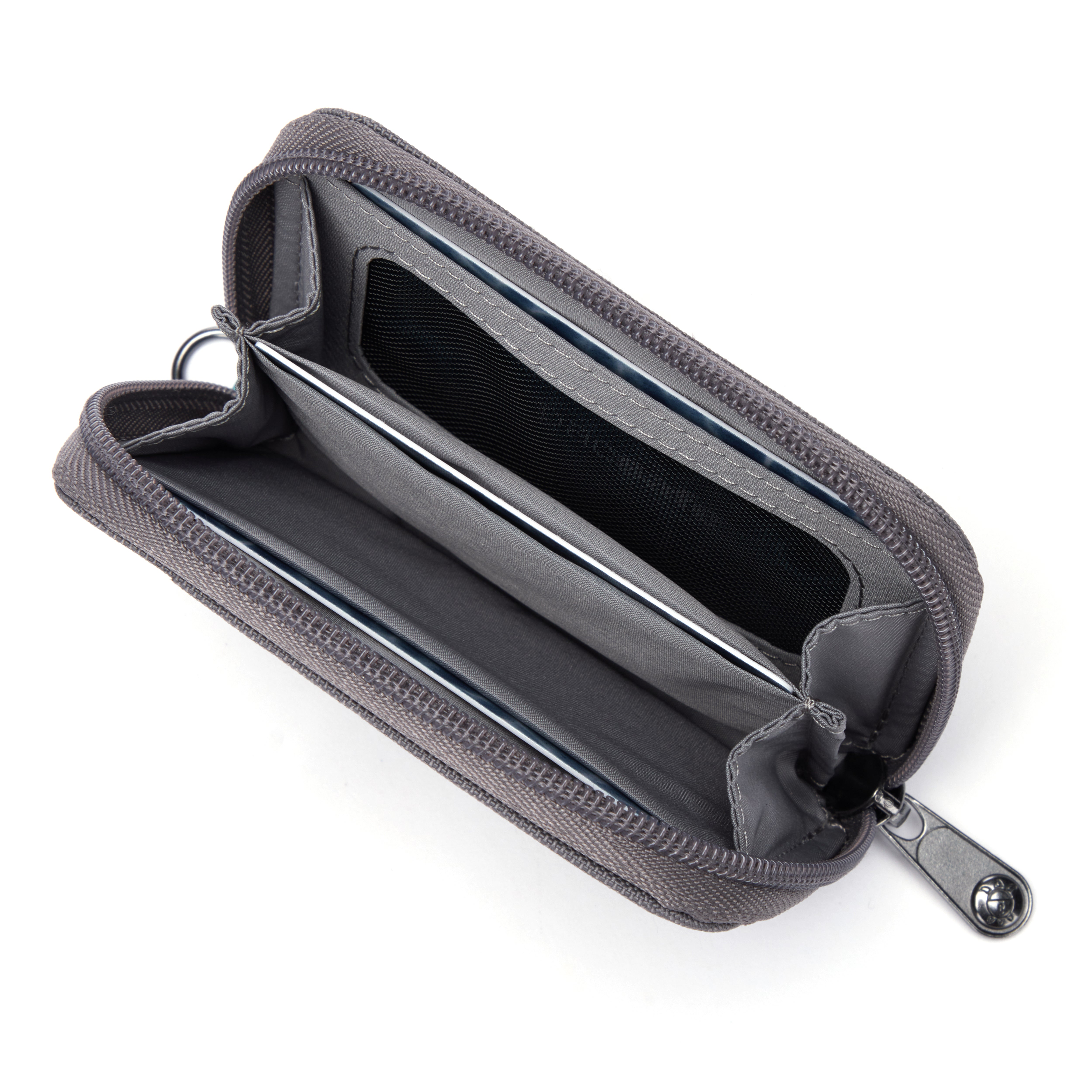 Pacsafe® RFIDsafe™ RFID blocking card wallet、mySite、garagedoors4me