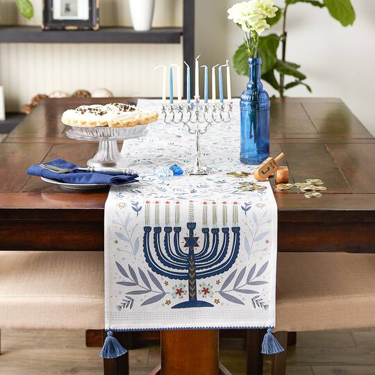 Hanukkah Menorah Embellished Table Runner、mySite、topwebapps