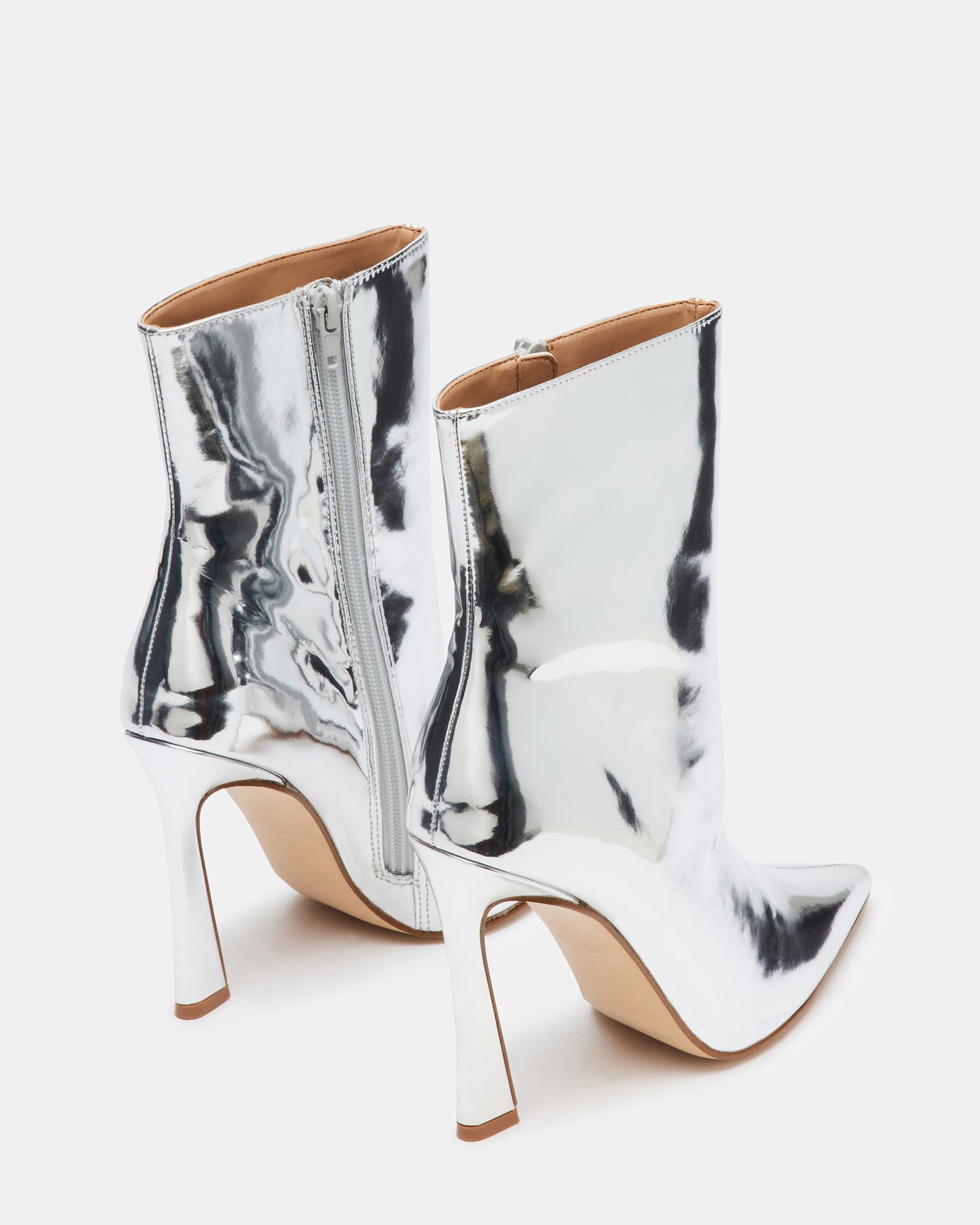 DILARA SILVER - SM REBOOTED、mySite、gtrtttuynbv