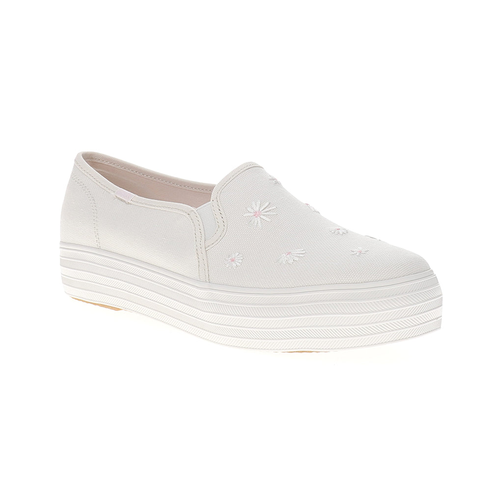 Triple Decker Canvas Daisy Embroidery Slip On Sneakers、mySite、gtrtttuynbv