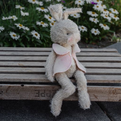 RETIRED - Hutch Studio Original - Moe Hare - Hand-Crafted Mohair & Vintage Wool Bunny、mySite、g9winljtr
