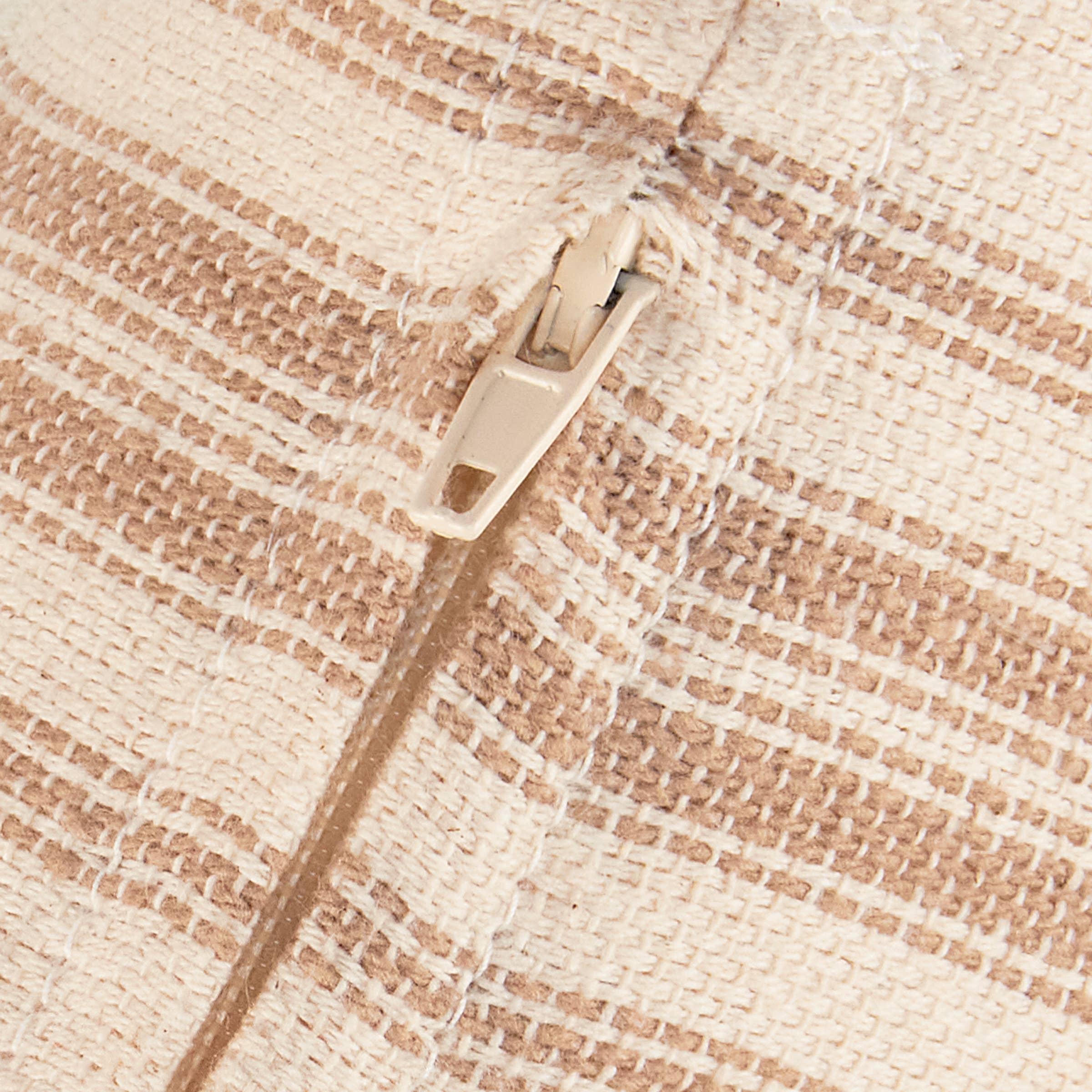 Kune Kune Pig Pillow-Primitives by Kathy、mySite、g9winljtr