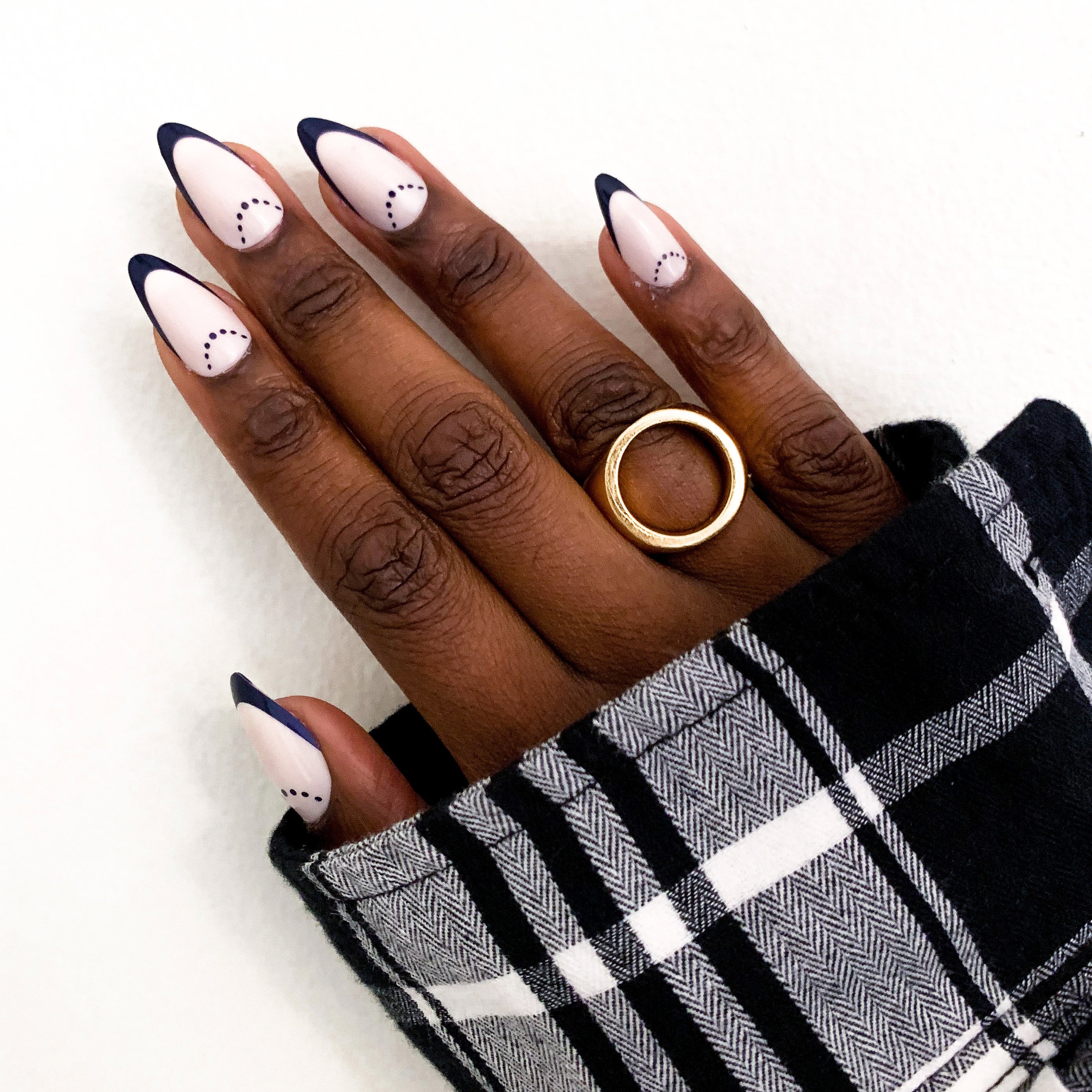 Dotted French - Press-On | Long | Almond、mySite、solidvoid