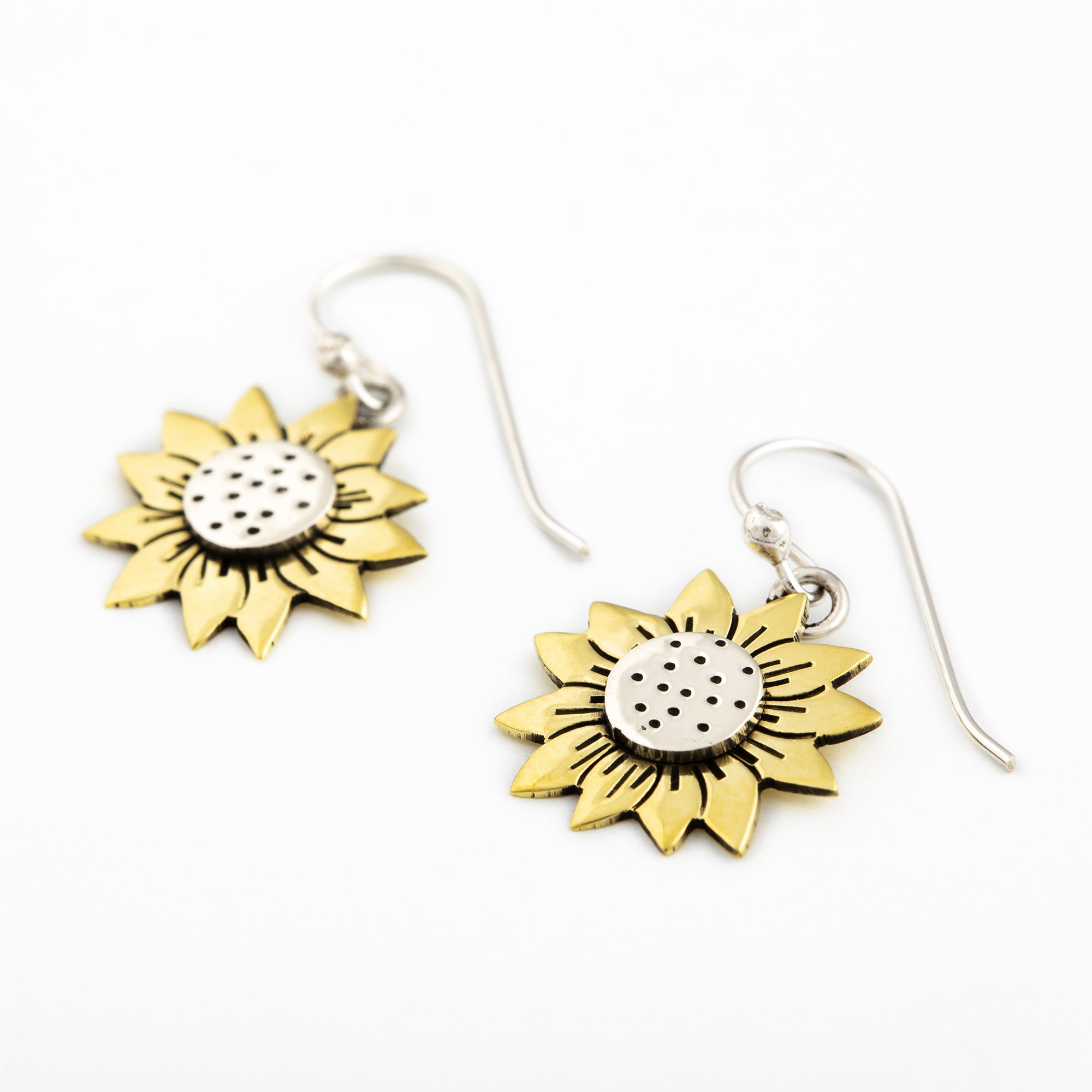 Mixed Metal Dangling Flower Earrings、mySite、camillekostekn