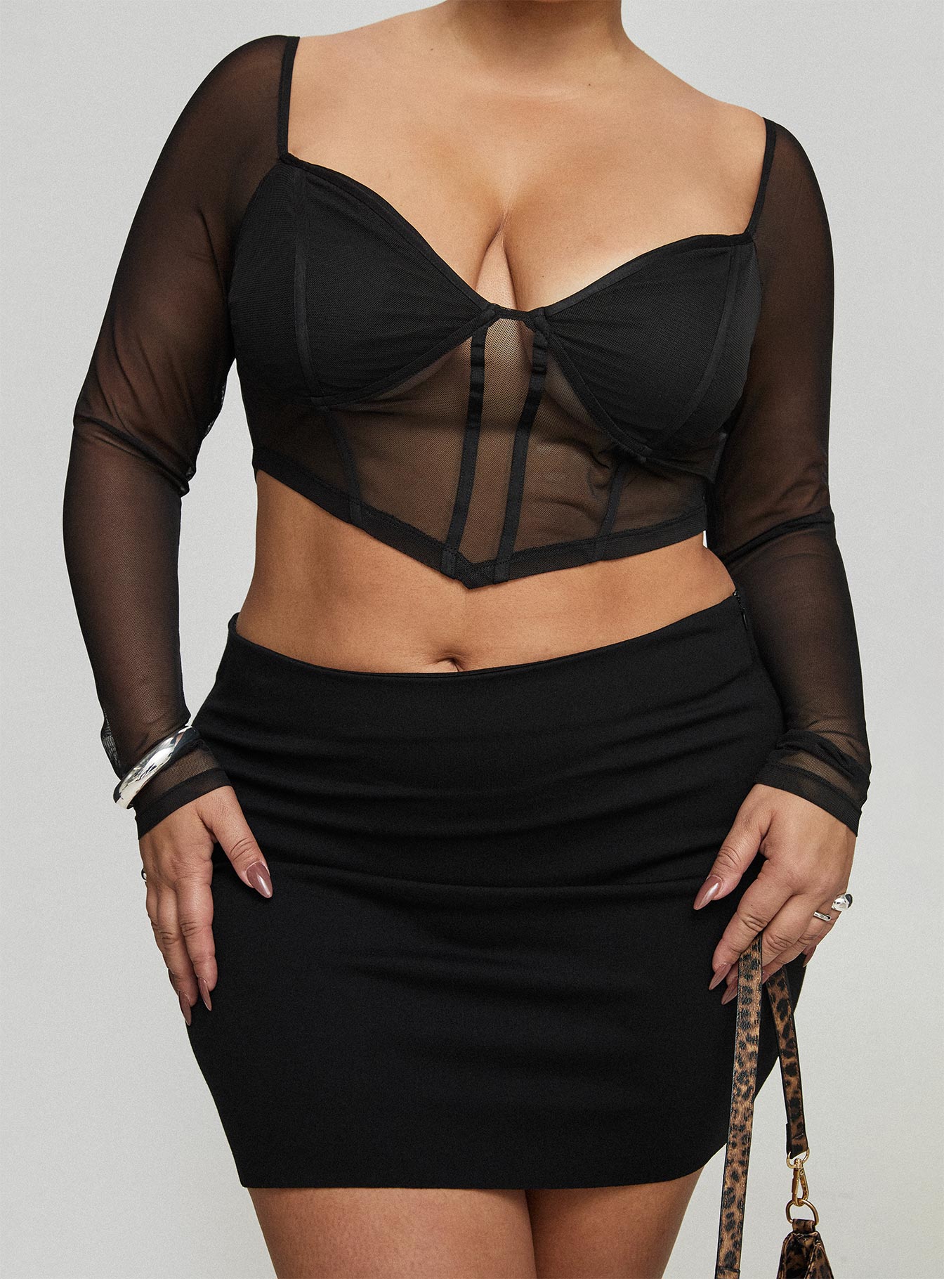 Karley Low Waist Mini Skirt Black Curve、mySite、solidvoid