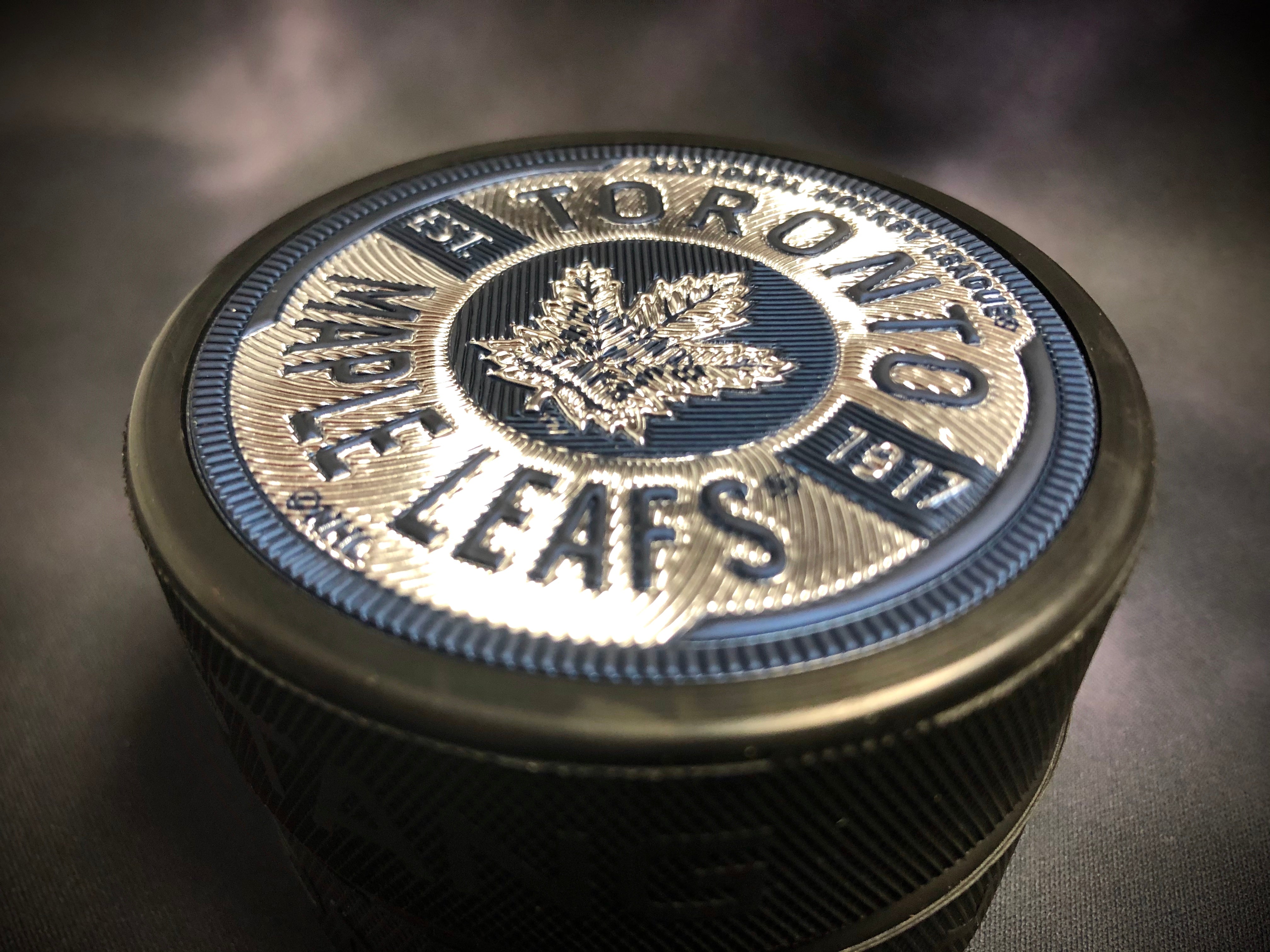 Toronto Maple Leafs Puck | Gear Trimflexx、mySite、neckold