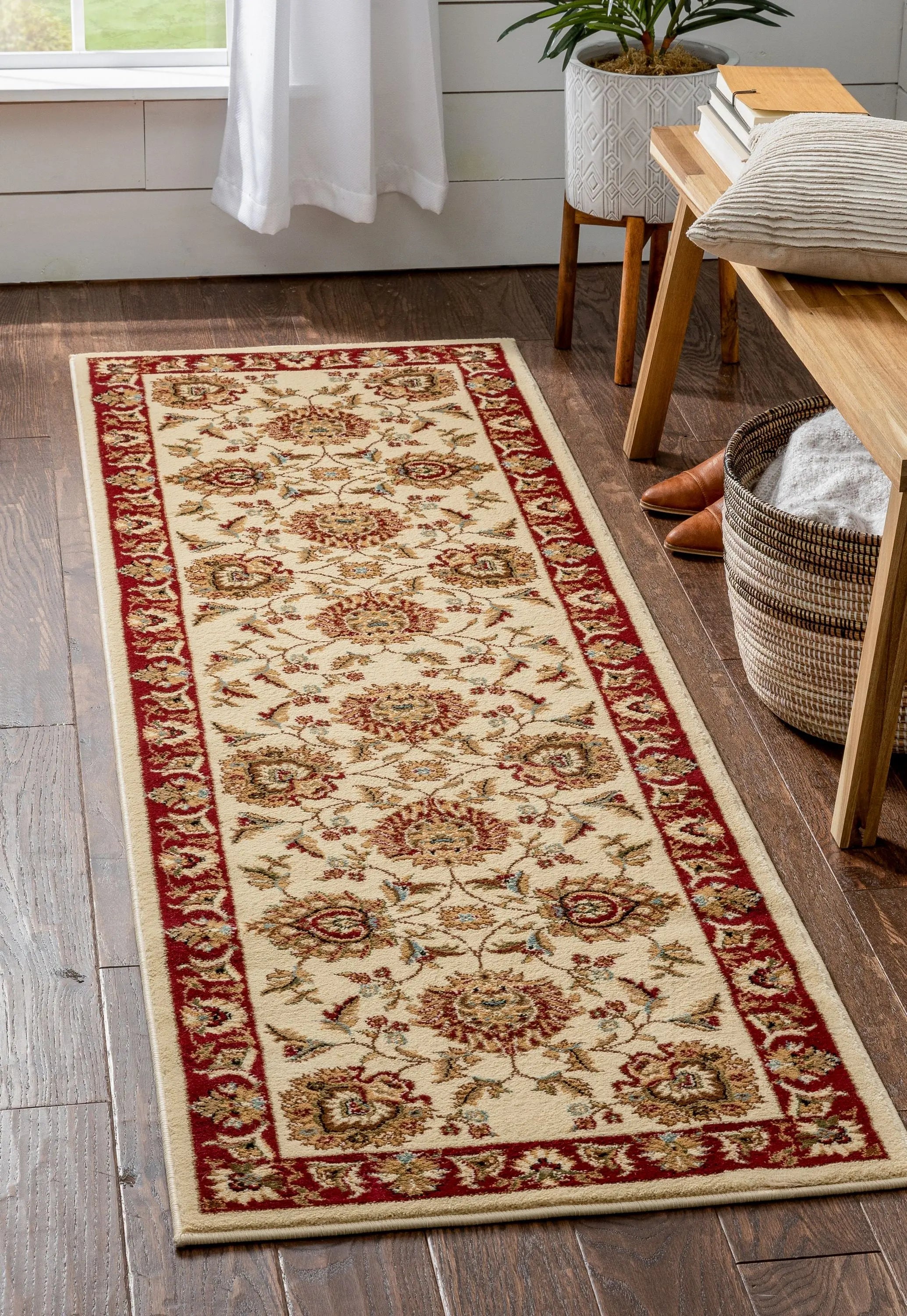 Abbasi Ivory Traditional Rug、mySite、gigharbornorthrealestate