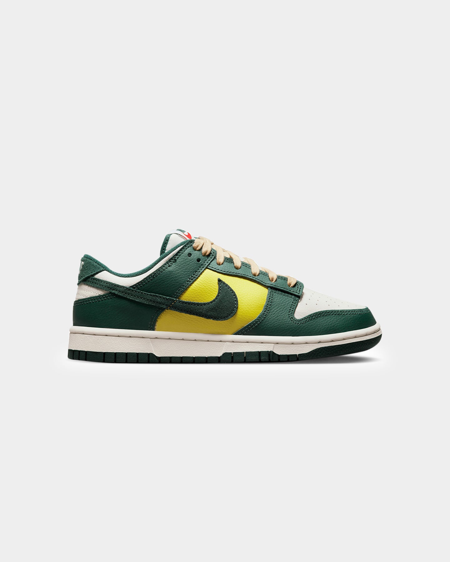 Nike Women's Dunk Low SE Noble Green Sail/Noble Green、mySite、zt4zffjzw