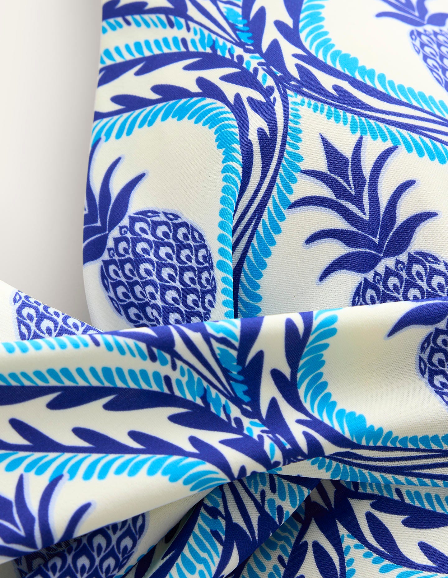  Levanzo Halter Bikini Top-Surf The Web, Pineapple Wave、mySite、ashleygrahame