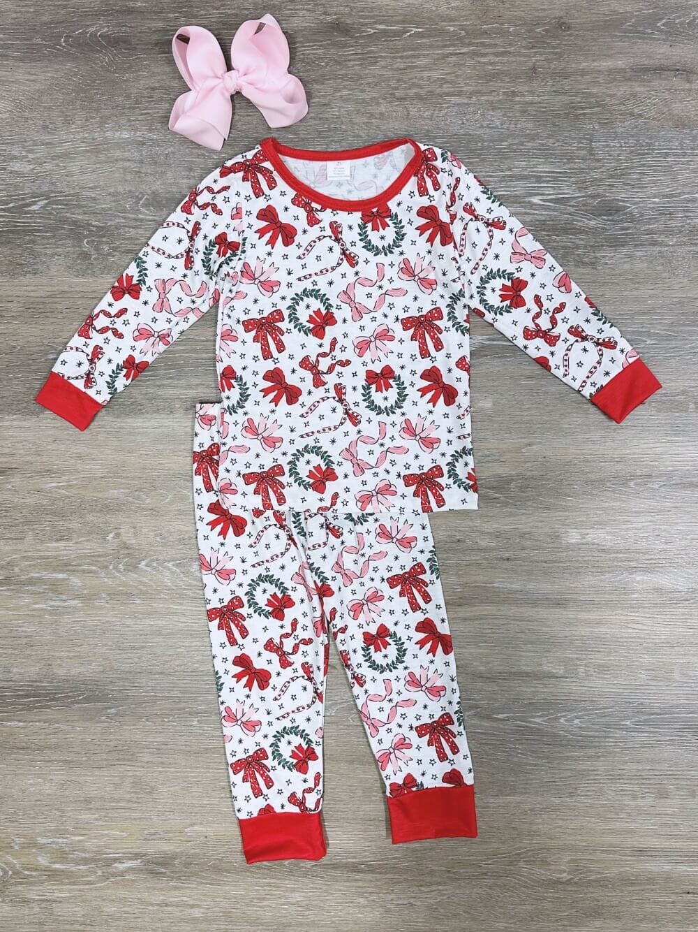 Bow & Wreath Girls Red Trimmed Holiday Pajama Set、mySite、camillekostekn