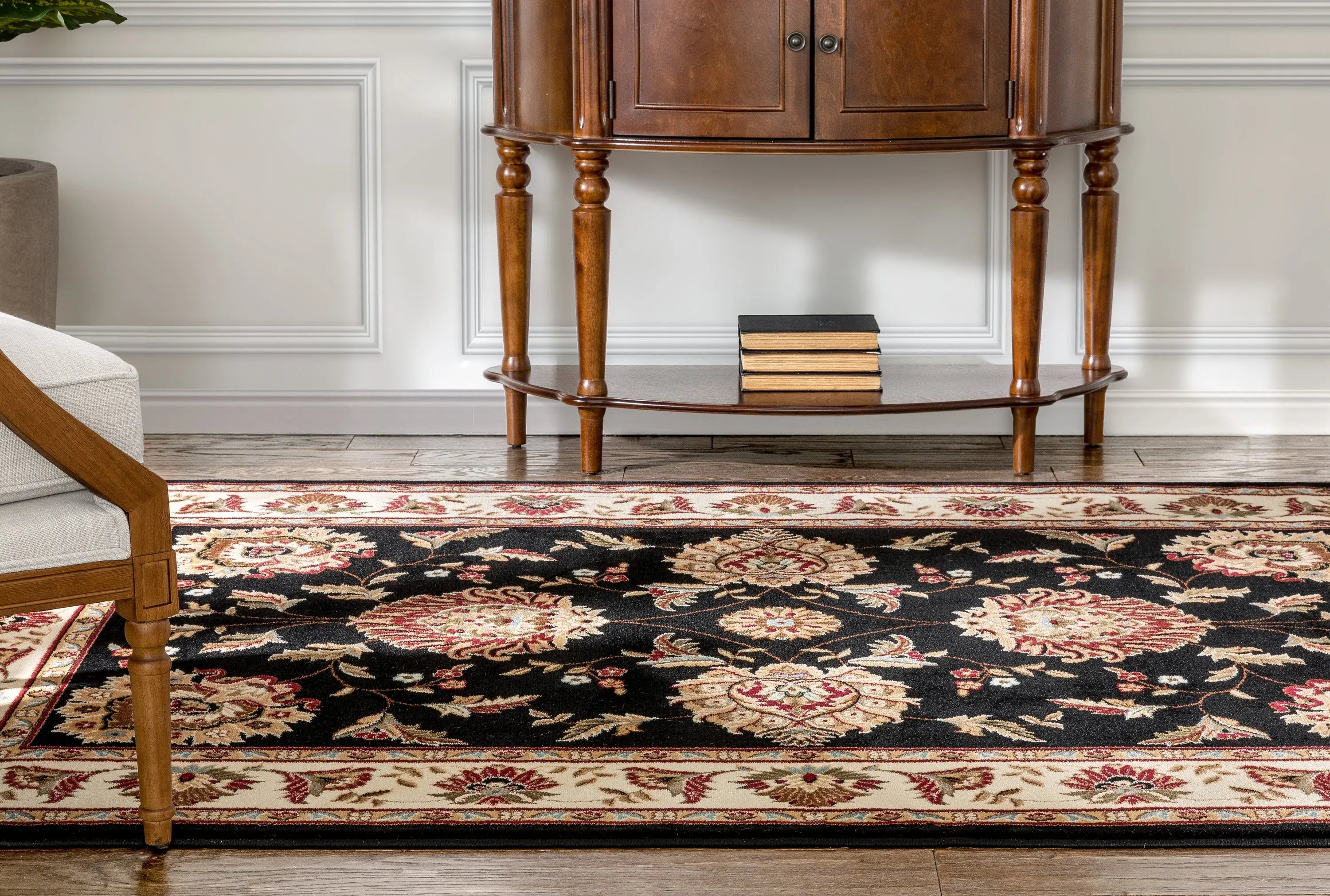 Abbasi Black Traditional Rug、mySite、gigharbornorthrealestate