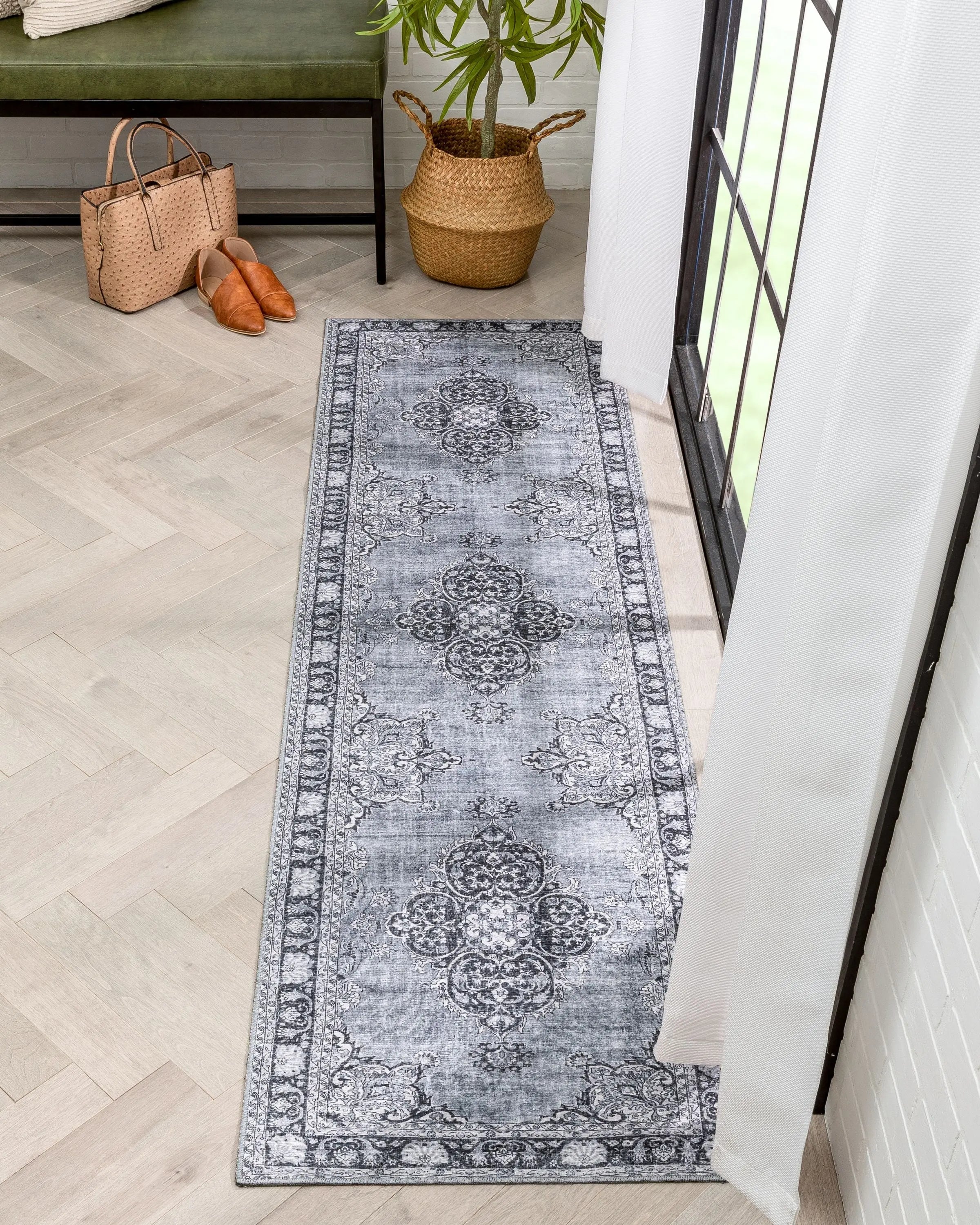 Tarifa Vintage Bohemian Medallion Grey Machine Washable Rug、mySite、gigharbornorthrealestate