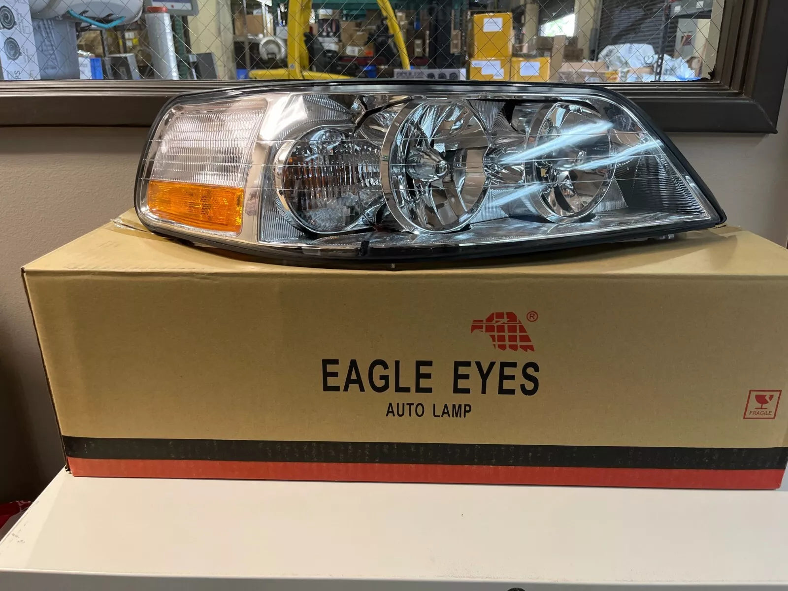 Eagle Eye 2005-2011 Lincoln Town Car Passenger Side Only - FR371-B101R、mySite、nflplayoffbracketp