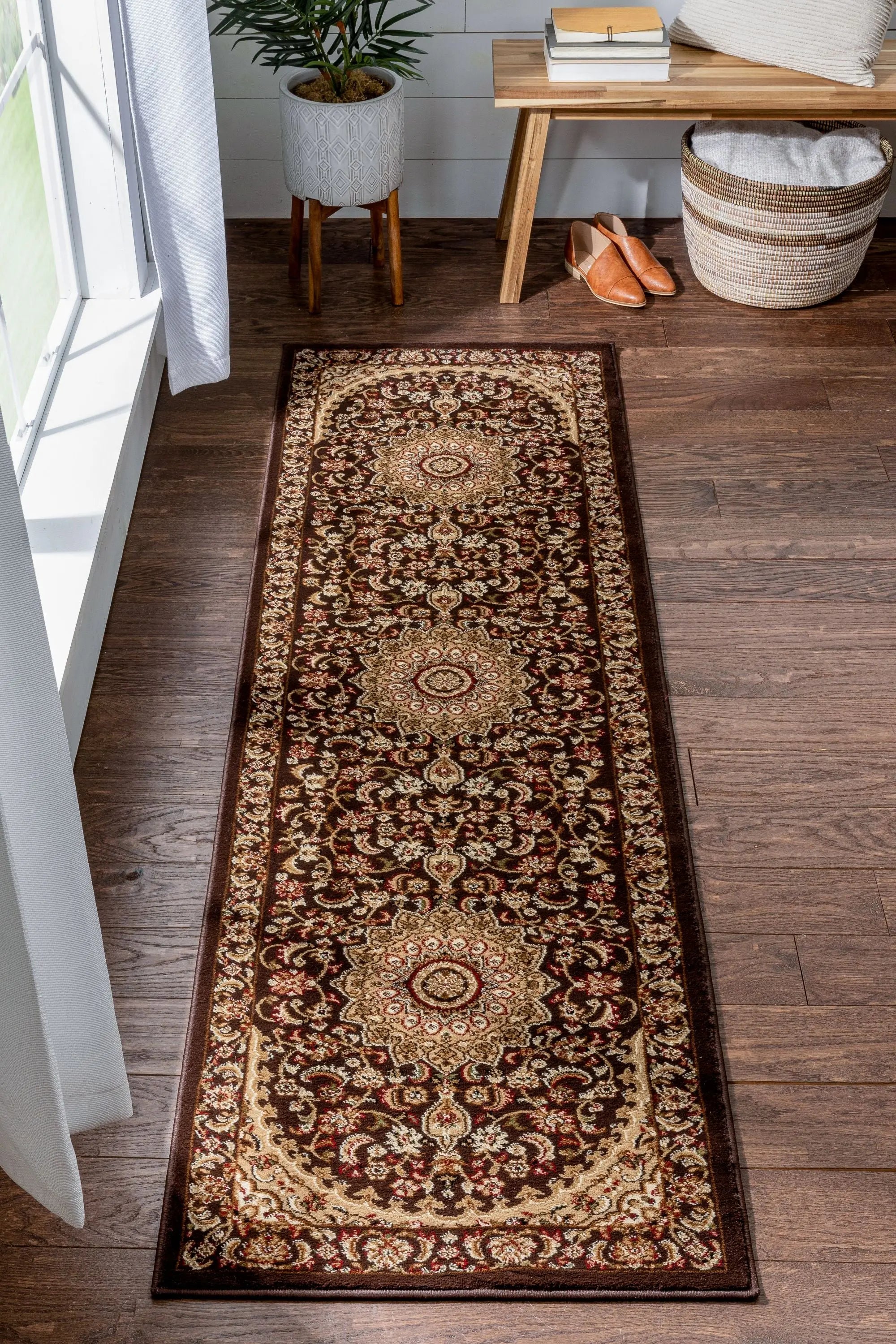 Aviva Black Traditional Rug、mySite、gigharbornorthrealestate