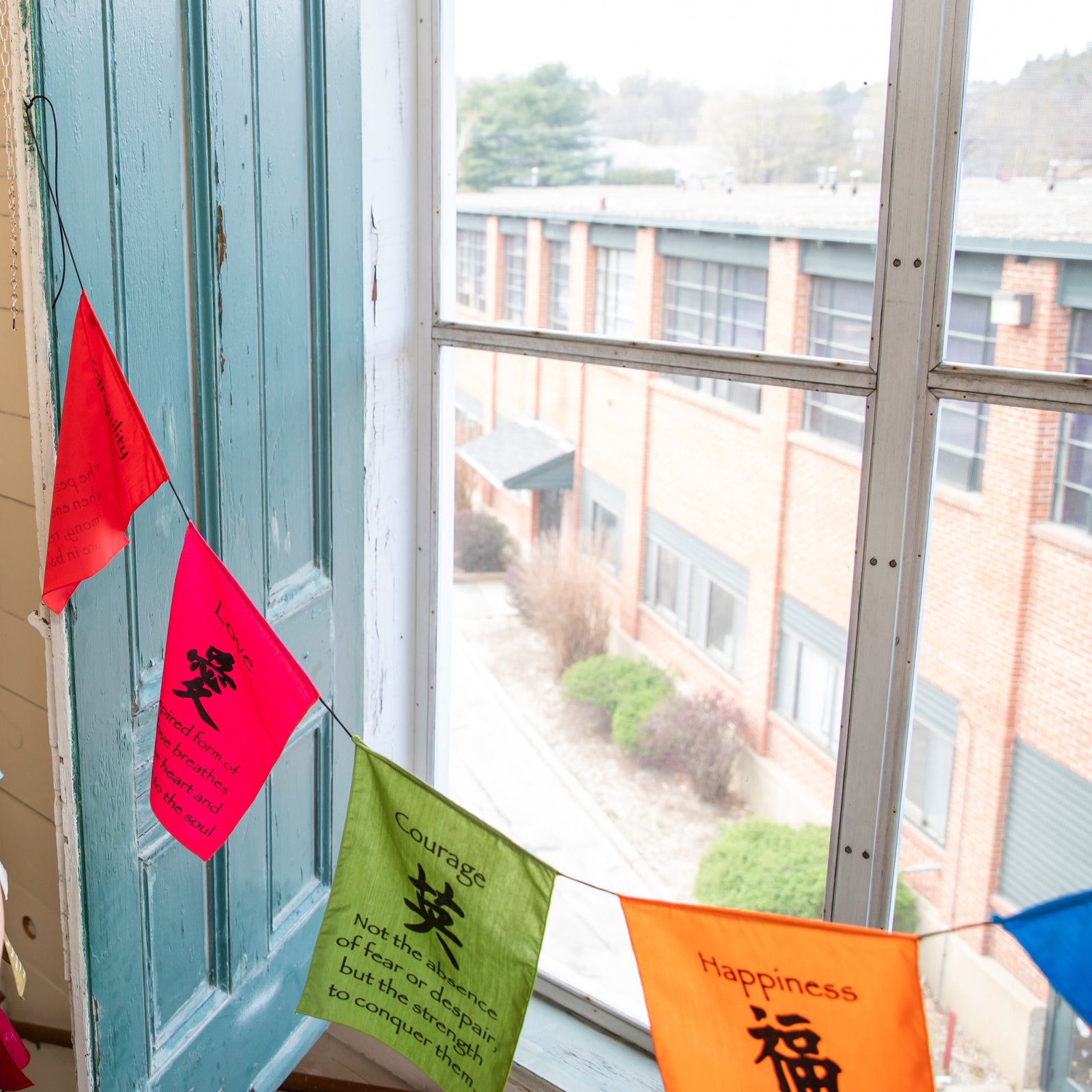 Large Prayer Flag in Bright Colors、mySite、topwebapps