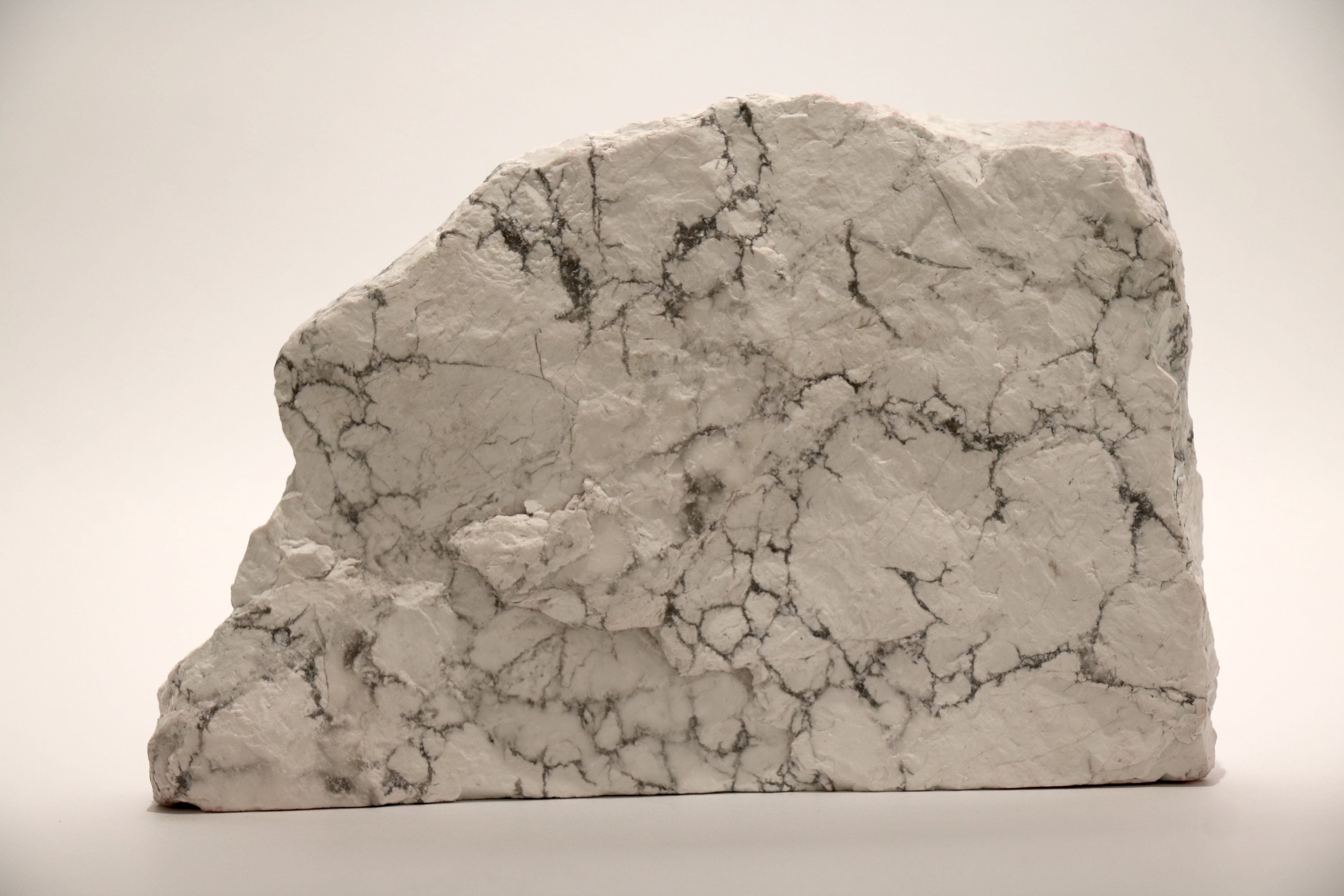 Elephant Statue - Howlite (12cm)、mySite、topwebapps