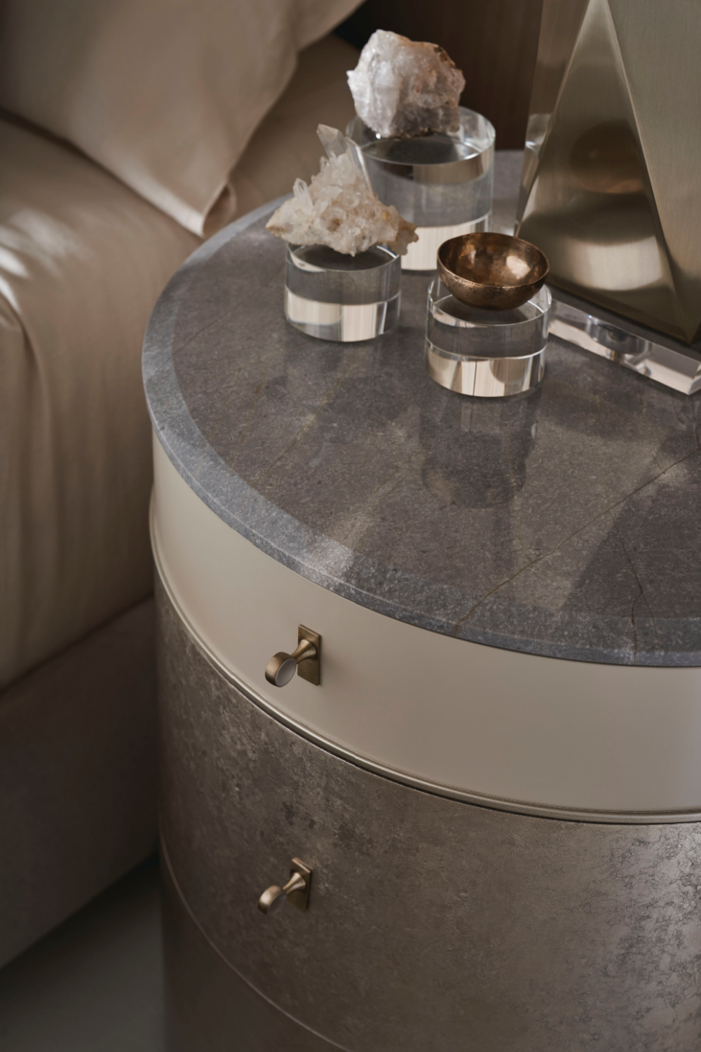 Curved Metallic Nightstand | Caracole Hang Around、mySite、neckold