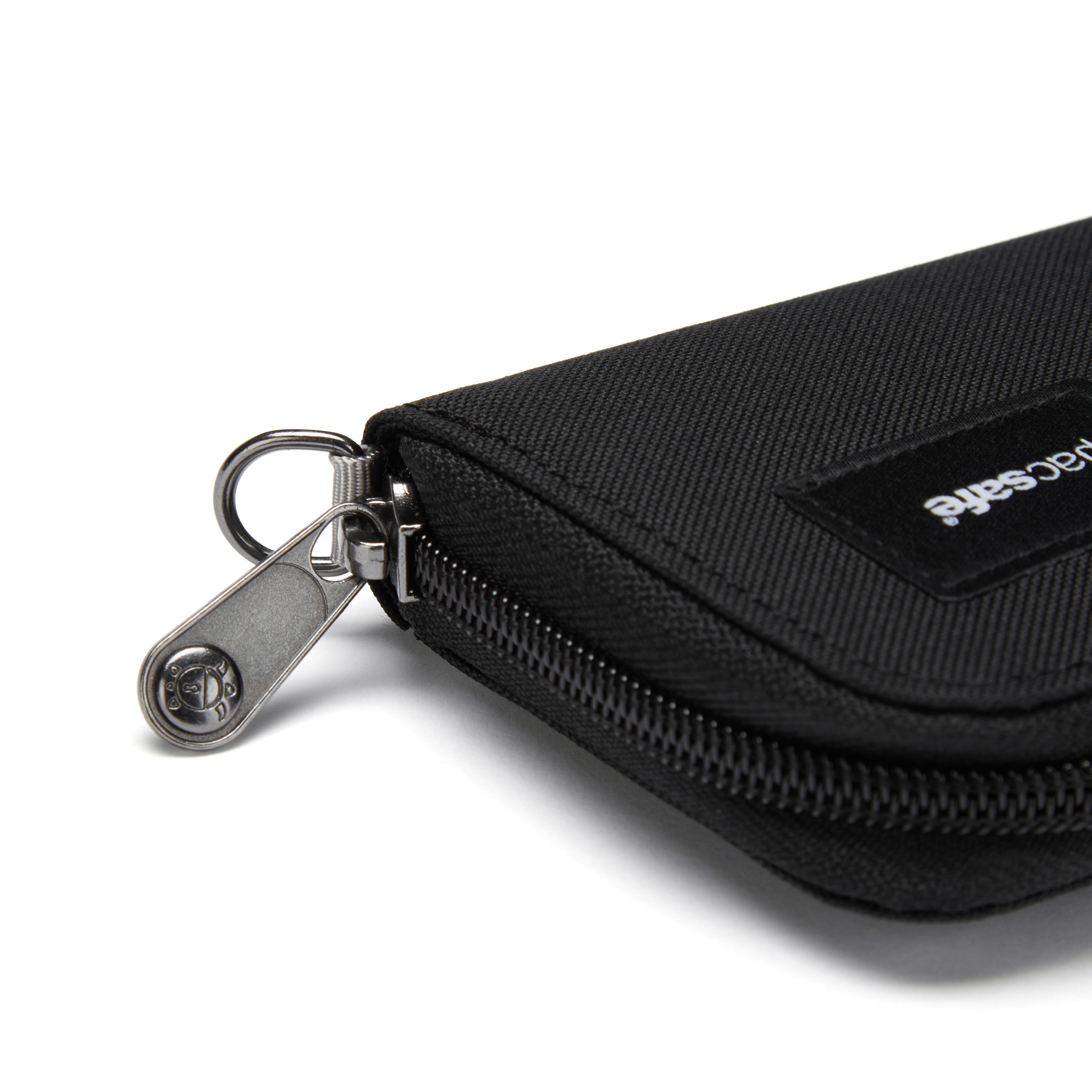 Pacsafe® RFIDsafe™ RFID blocking card wallet、mySite、garagedoors4me