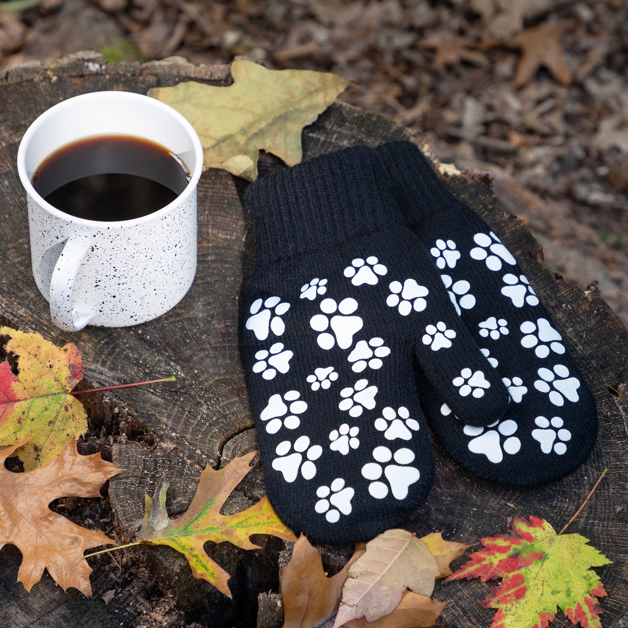 Pretty Paw Print Fleece-Lined Mittens、mySite、camillekostekn